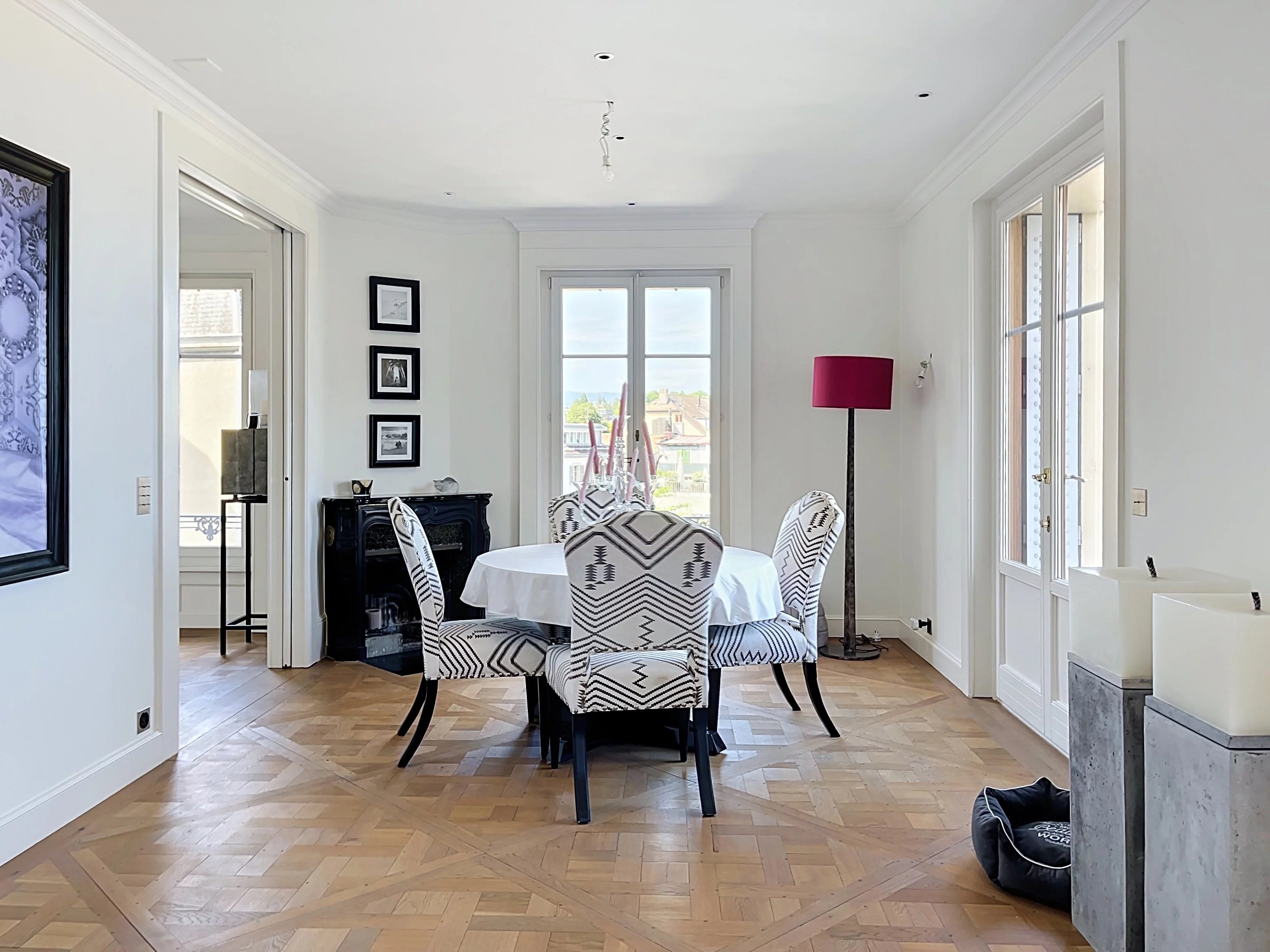 Elegant Apartment with Panoramic Lake Views in the Heart of Nyon