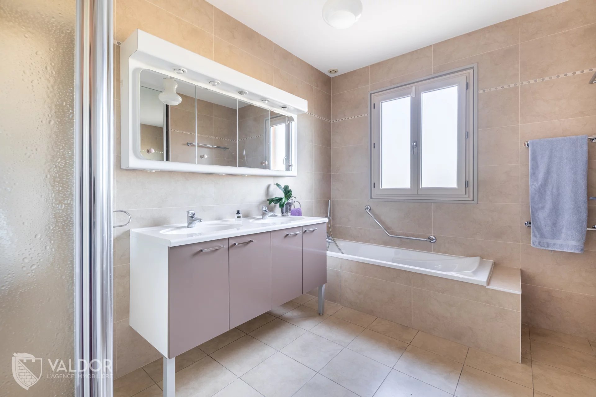 Maison d'environ 170 m² - Terrain 1051 m²