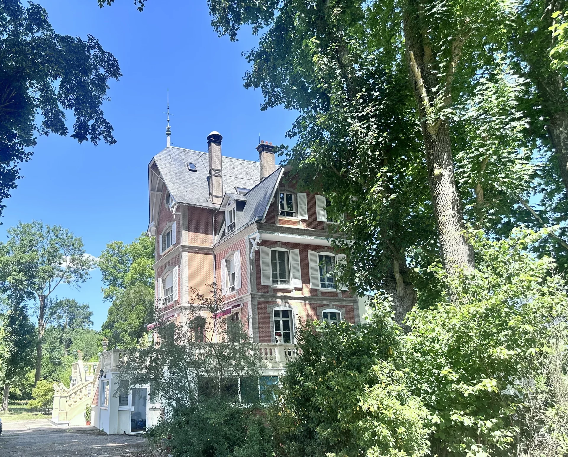 Sens - BOURGOGNE-FRANCHE-COMTÉ