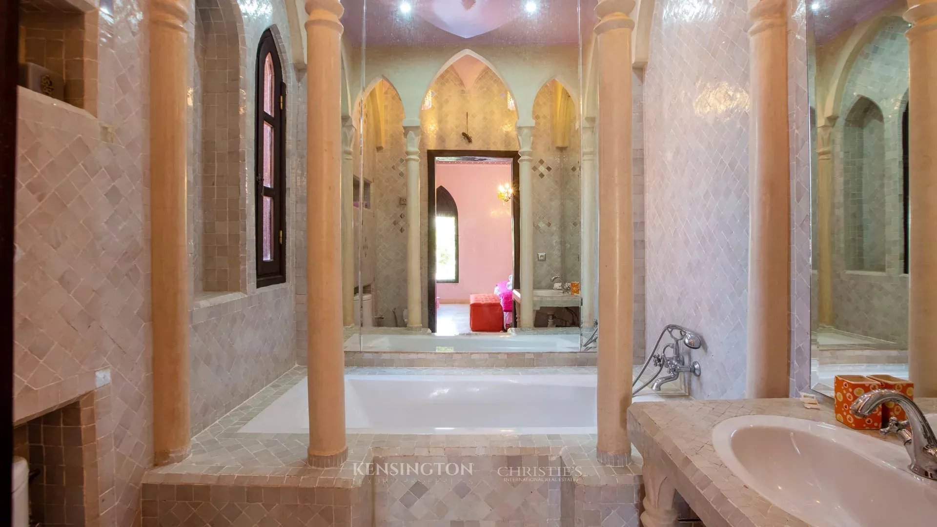 5 Bedroom Villa/Townhouse's Image 24