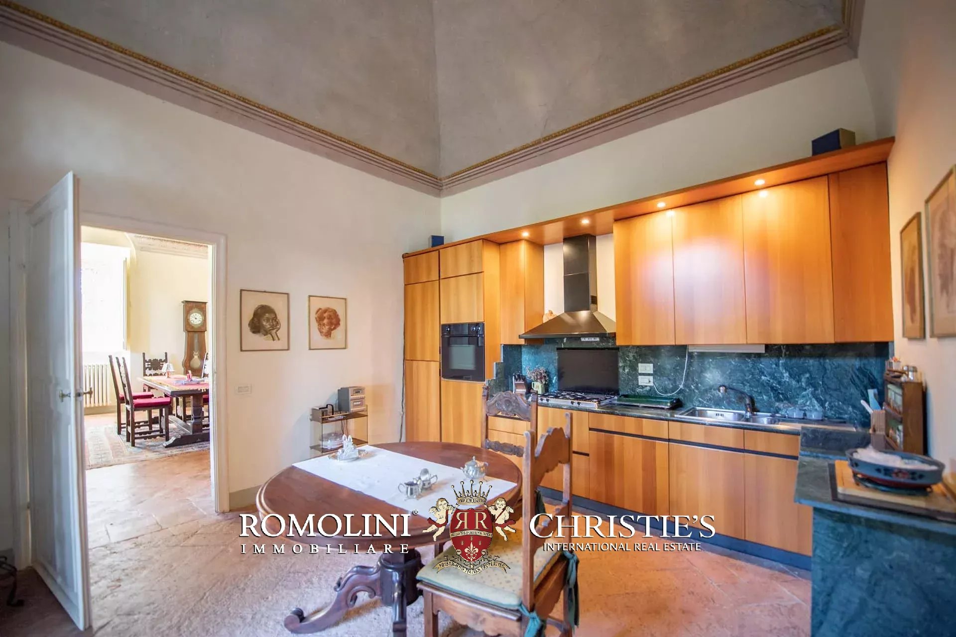 LUXURY PERIOD VILLA FOR SALE NEAR PISA, TUSCANY