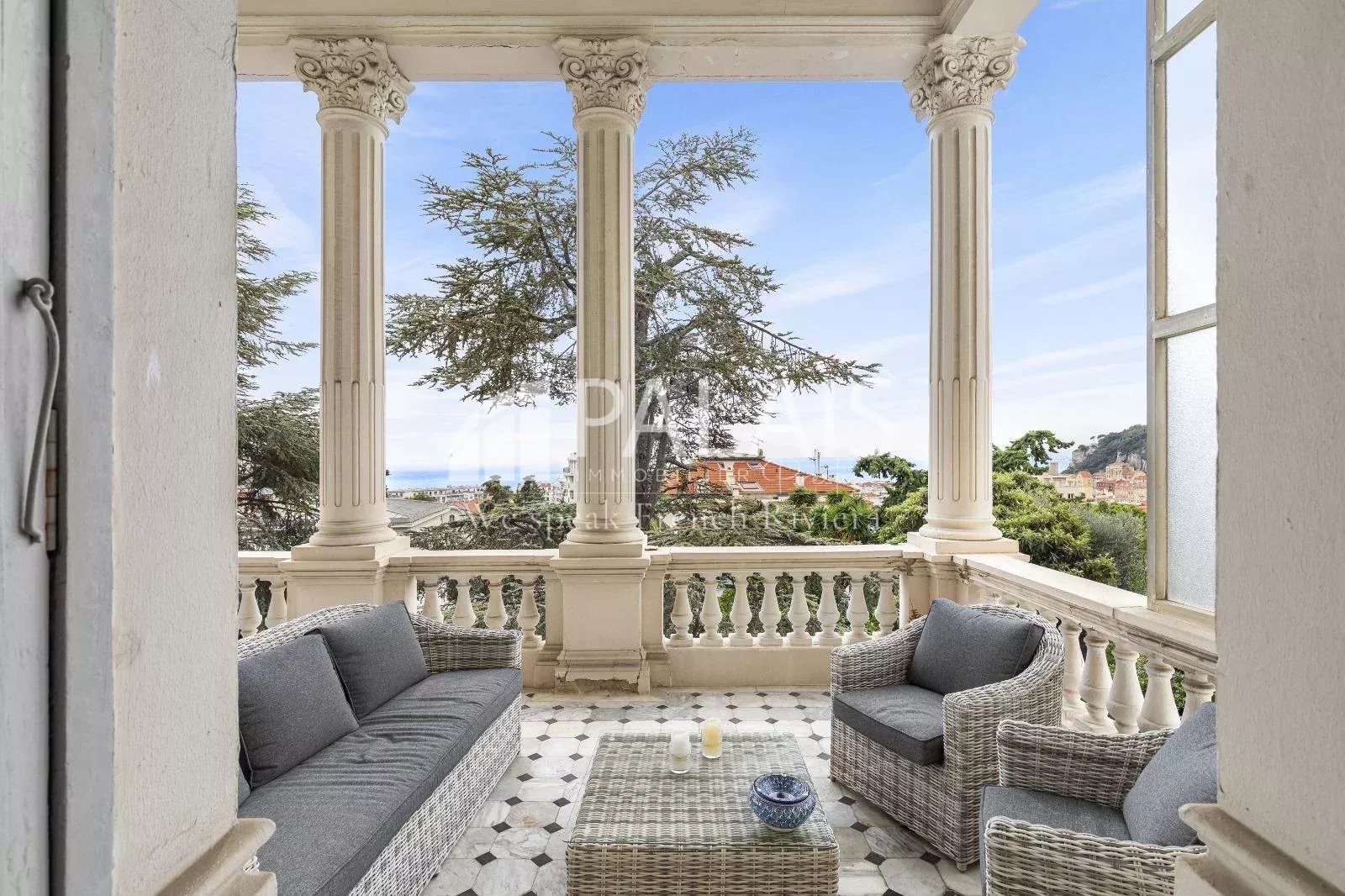 Agence immobilière de 