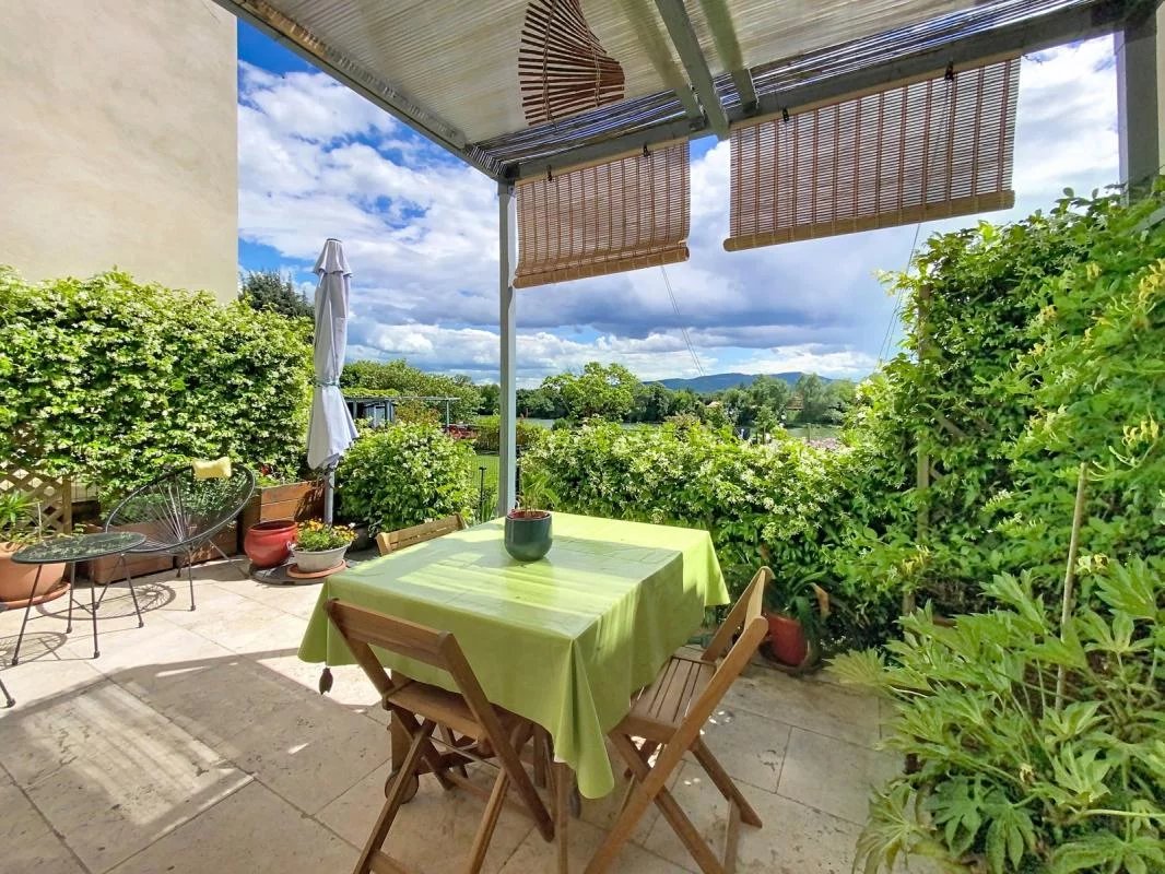 Trévoux historique, T4 Duplex en rez de jardin avec vue et 2 parkings