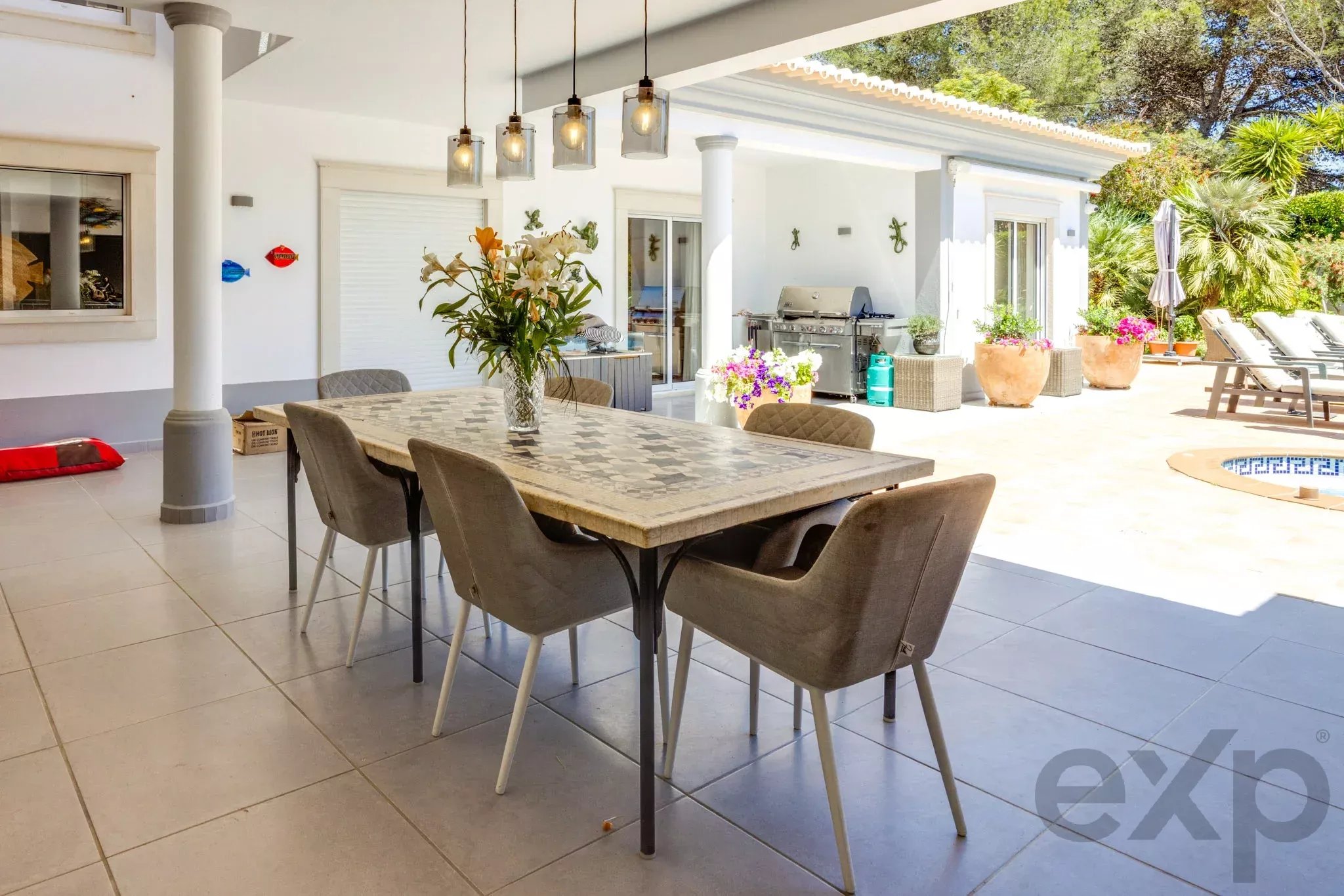 5-Bed American-Style Family Villa with Pool, Between Lagos and Praia da Luz 87053335 image 2