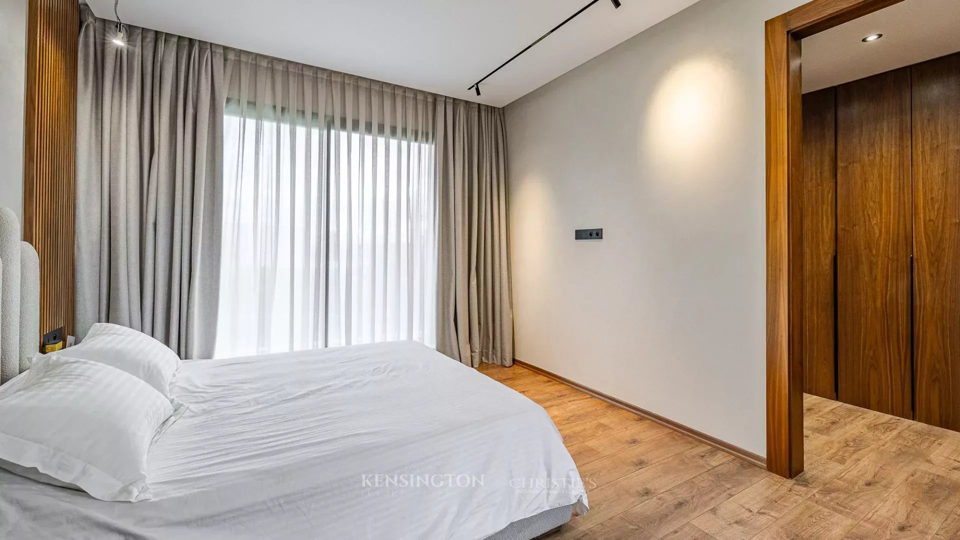 5 Bedroom Villa/Townhouse's Image 23