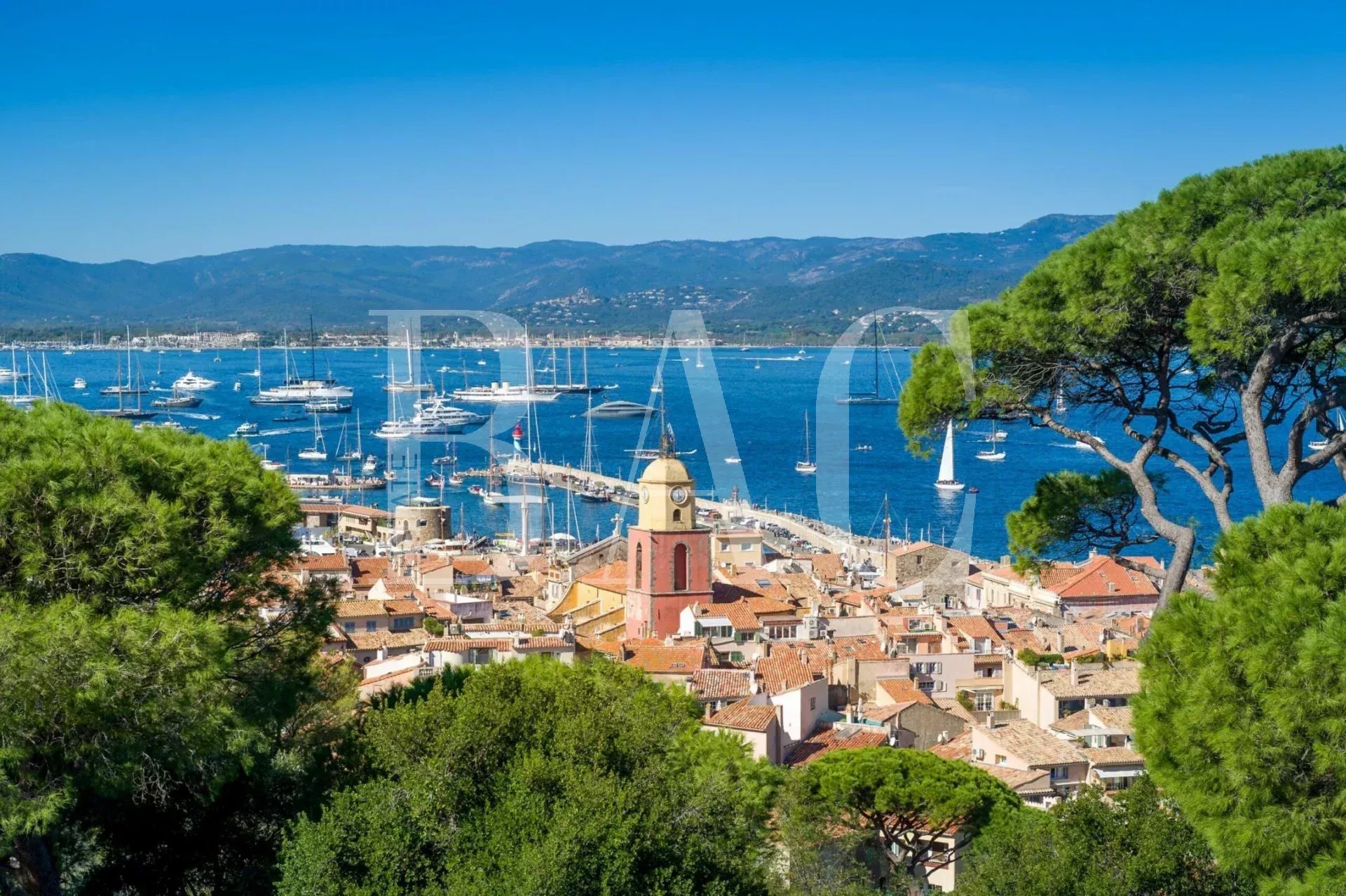 Saint-Tropez, villa contemporaine à 750 mètres de la Place des Lices