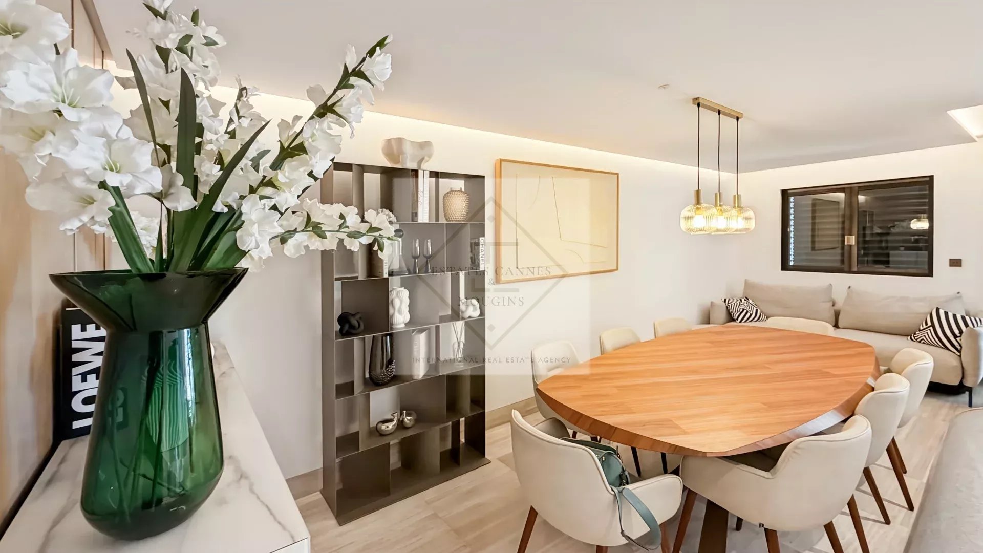 Cannes – Croisette : Appartement d’exception dans résidence historique avec vue mer panoramique — photo 15