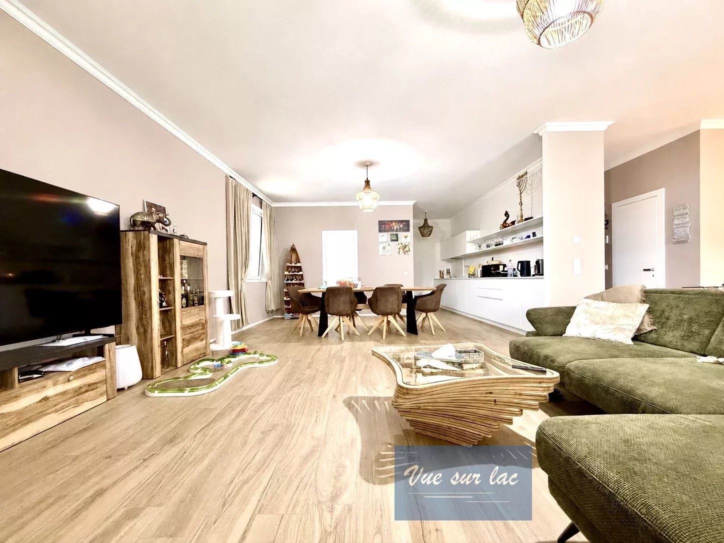 Apparemment moderne avec belle vue – Vente autorisée aux étrangers