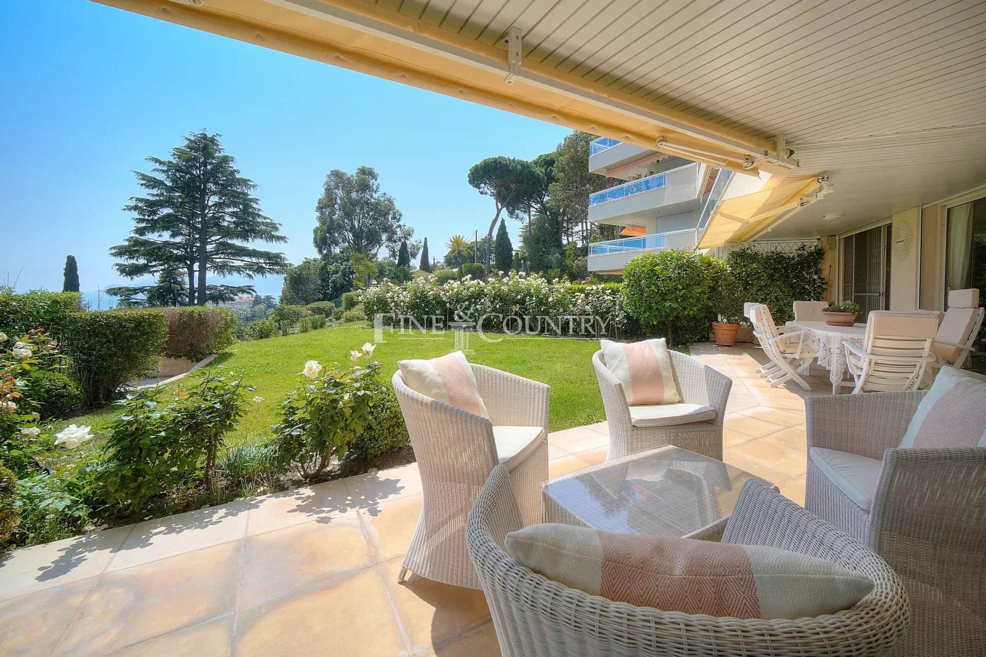 Photo of Apartment for sale in Cannes with Sea Views