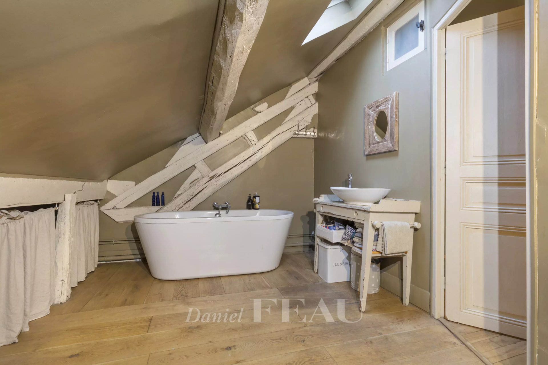 6 Bedroom Villa/Townhouse's Image 14