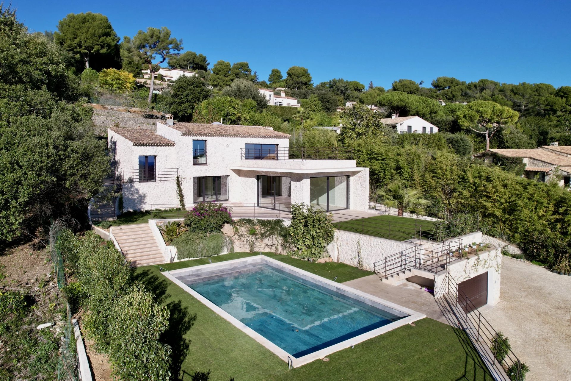 Vente villa luxurieuse à St Paul de Vence, avec vue panoramique