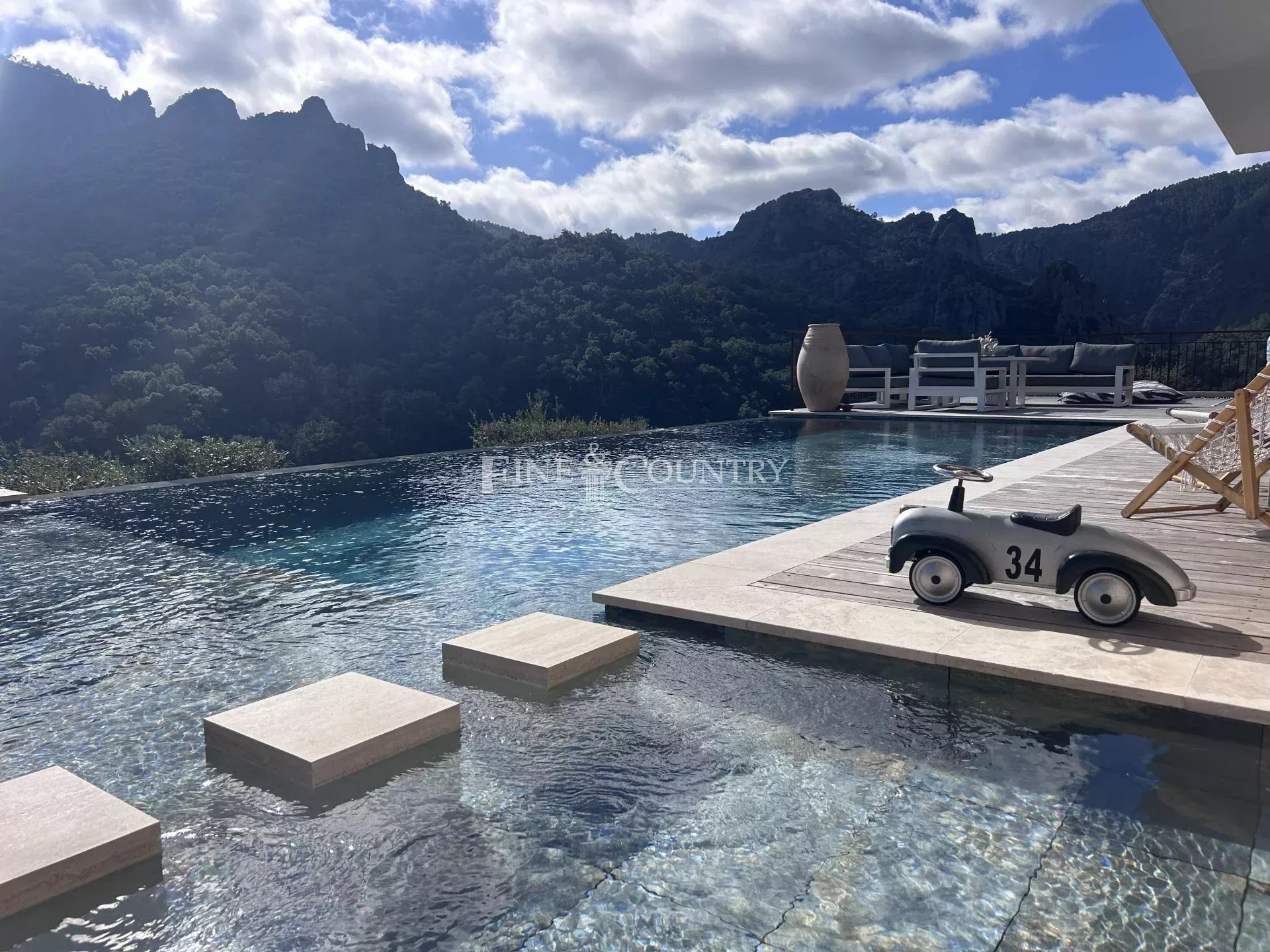 Photo of Villa for Sale in Mandelieu with Panoramic View