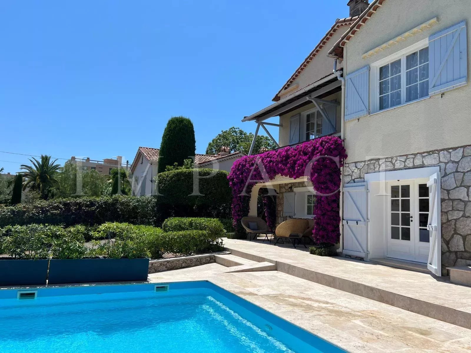 Charmante Villa à louer Antibes