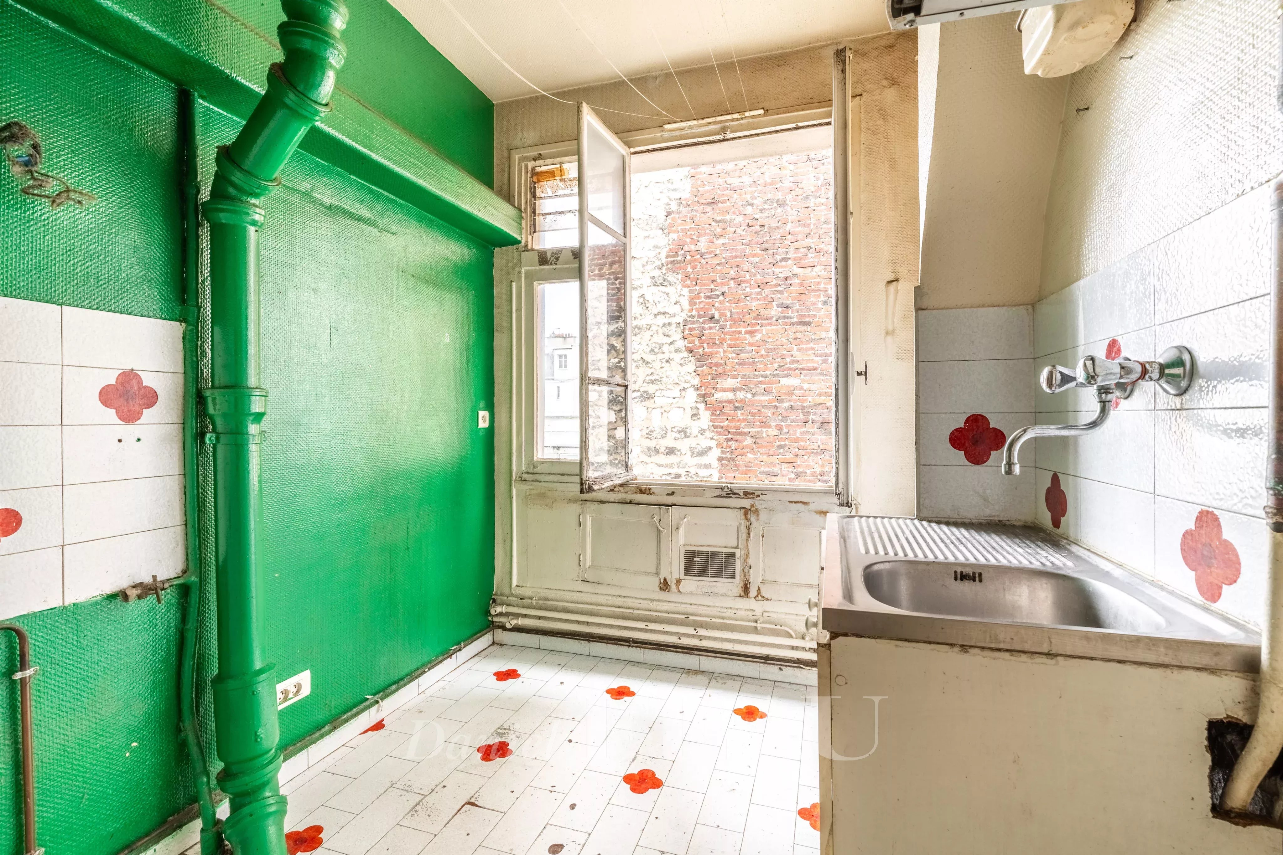Sale Apartment Paris 17th