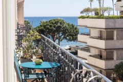 Cannes - Near Croisette - 3-Room Apartment — photo 1 of 7
