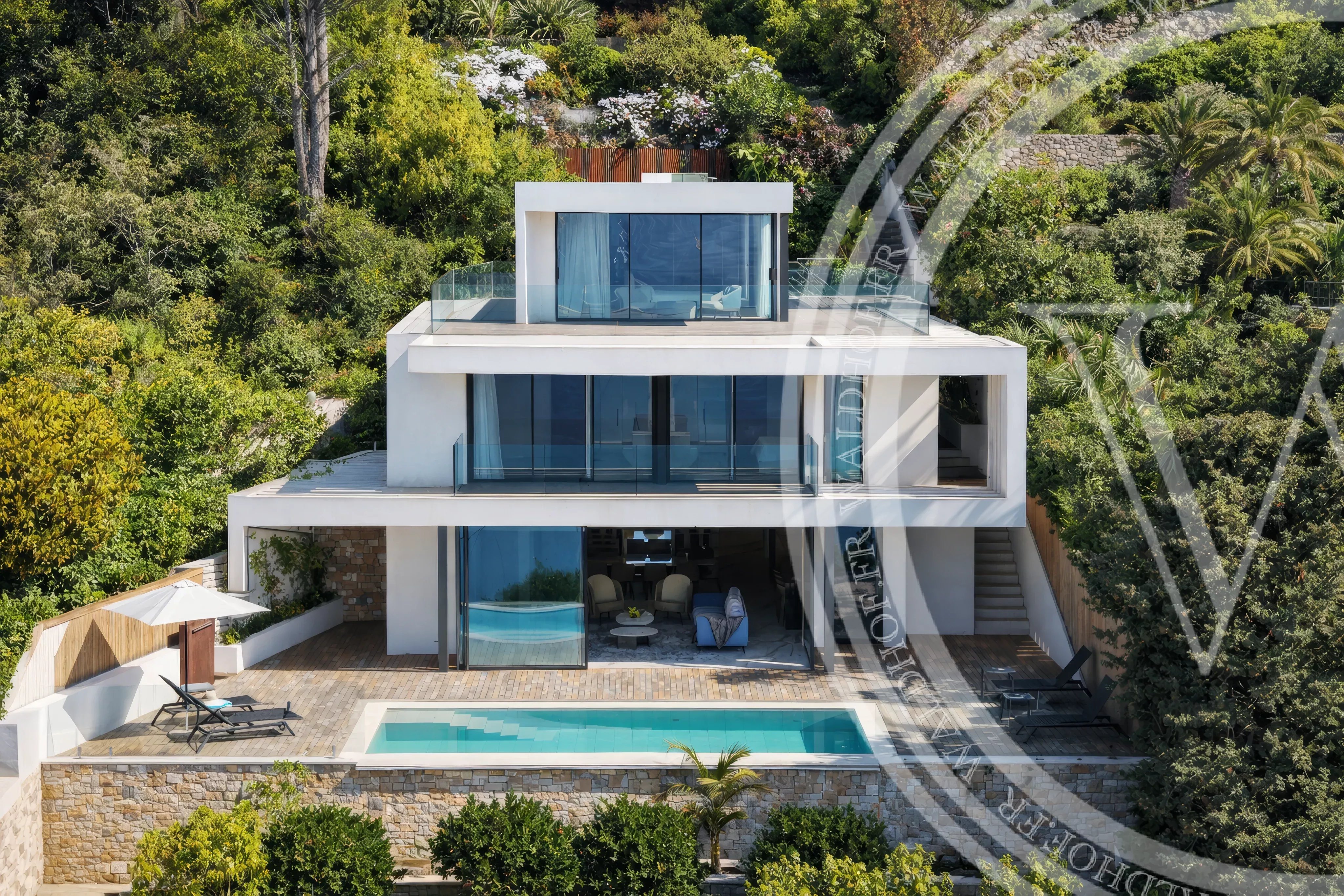 Superbe villa contemporaine neuve avec vue panoramique sur Monaco, spa et salle de sport à Roquebrune-Cap-Martin