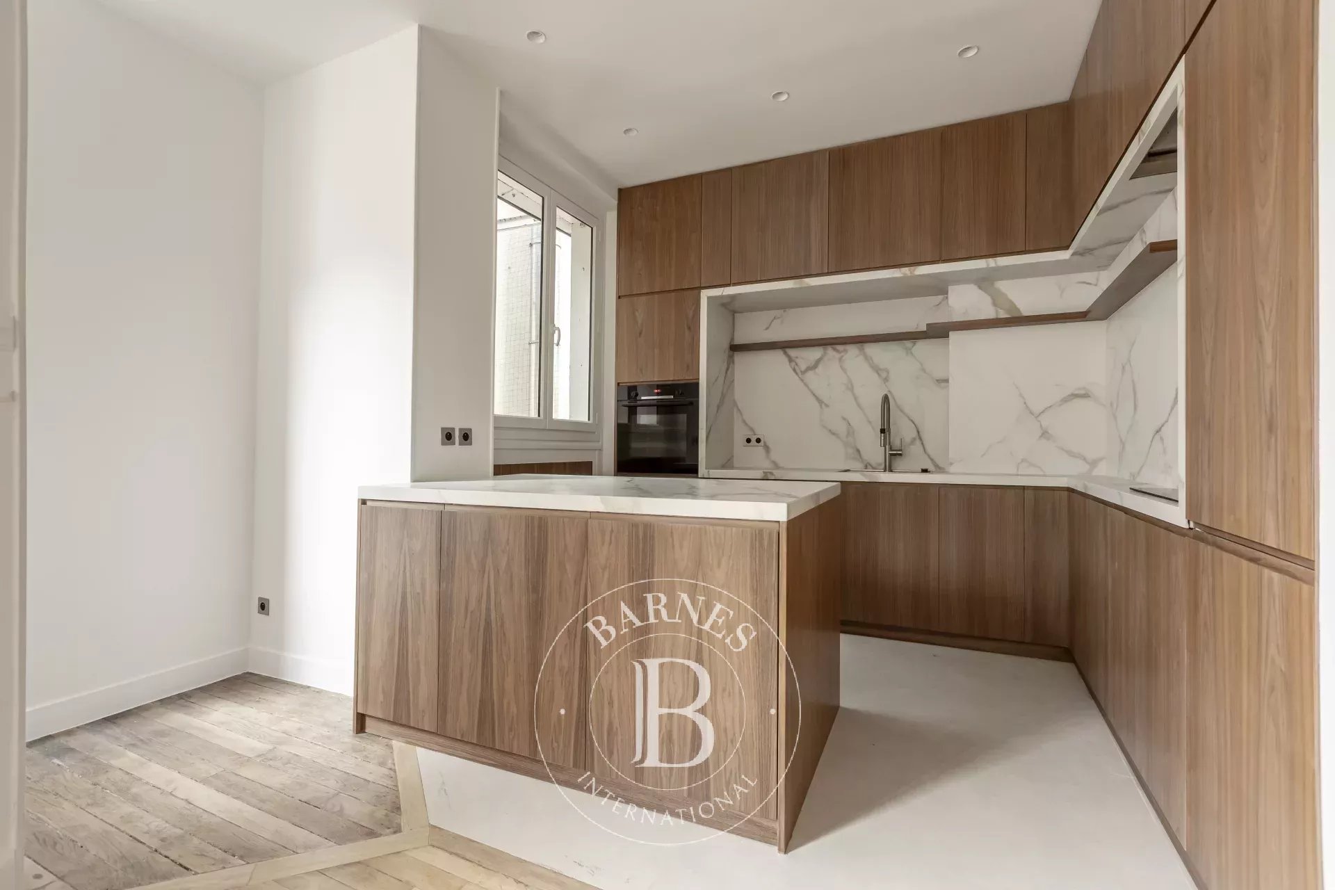 ARC DE TRIOMPHE - 2 BEDROOMS - 5TH FLOOR - IMMACULATE CONDITION - picture 13