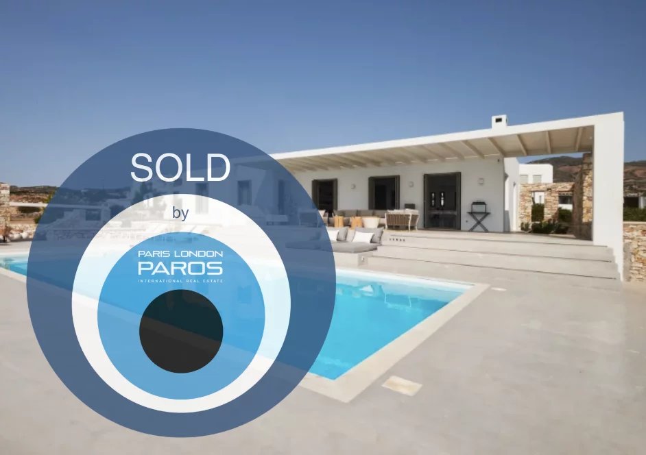 Sublime seaside villa with swimming pool