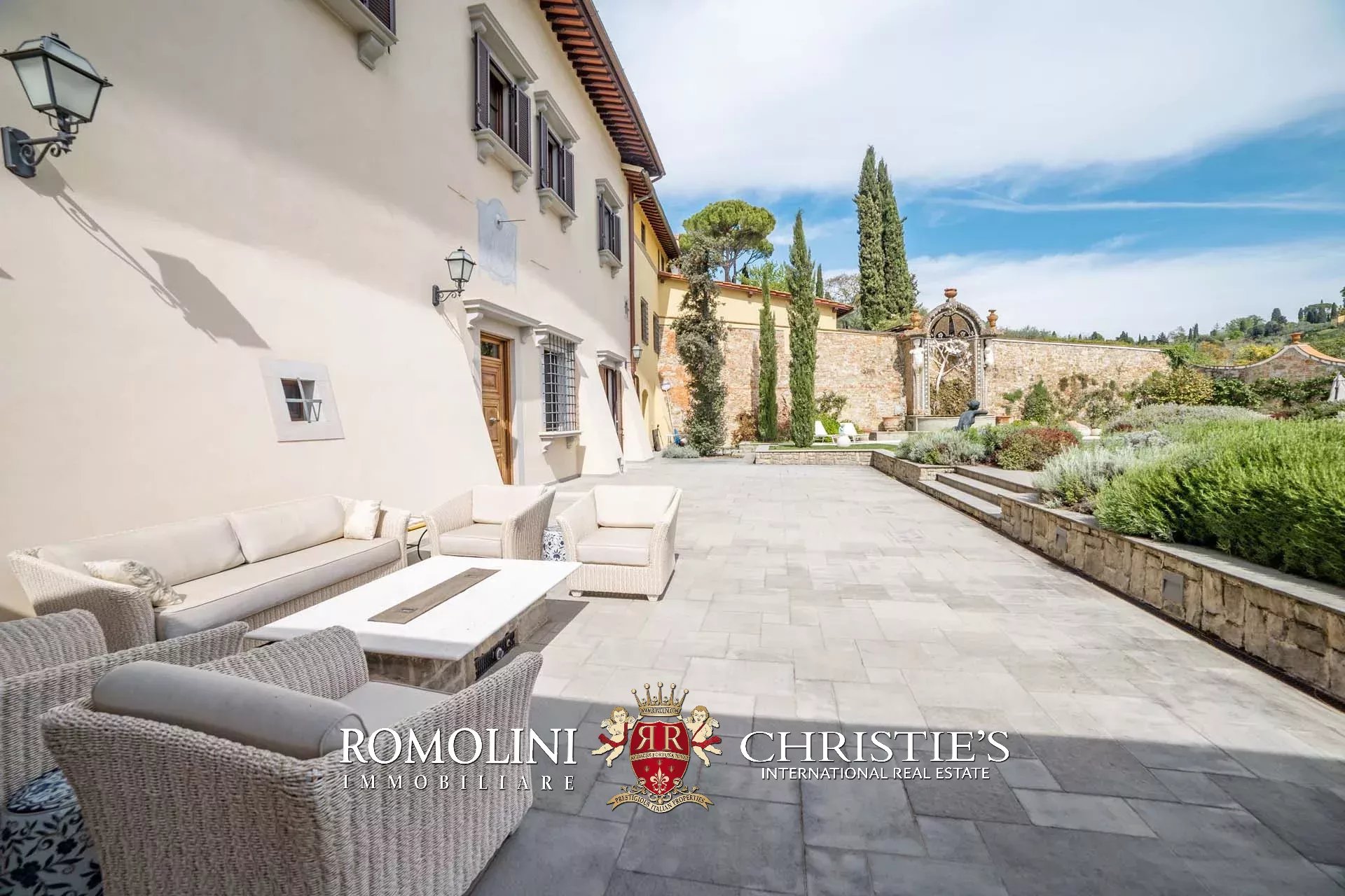 5 Bedroom Villa/Townhouse's Image 14