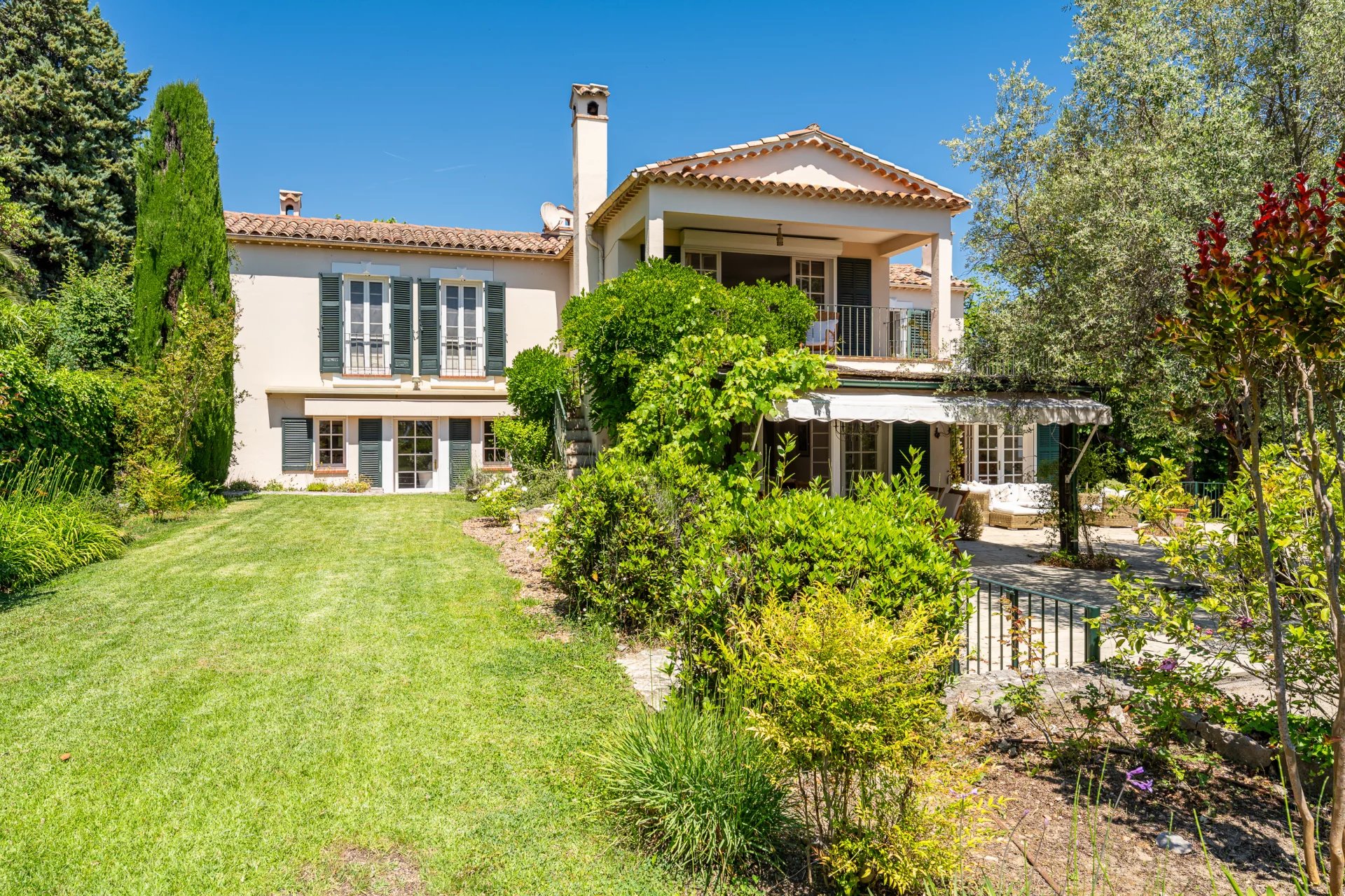 7950515-Propriété Opio