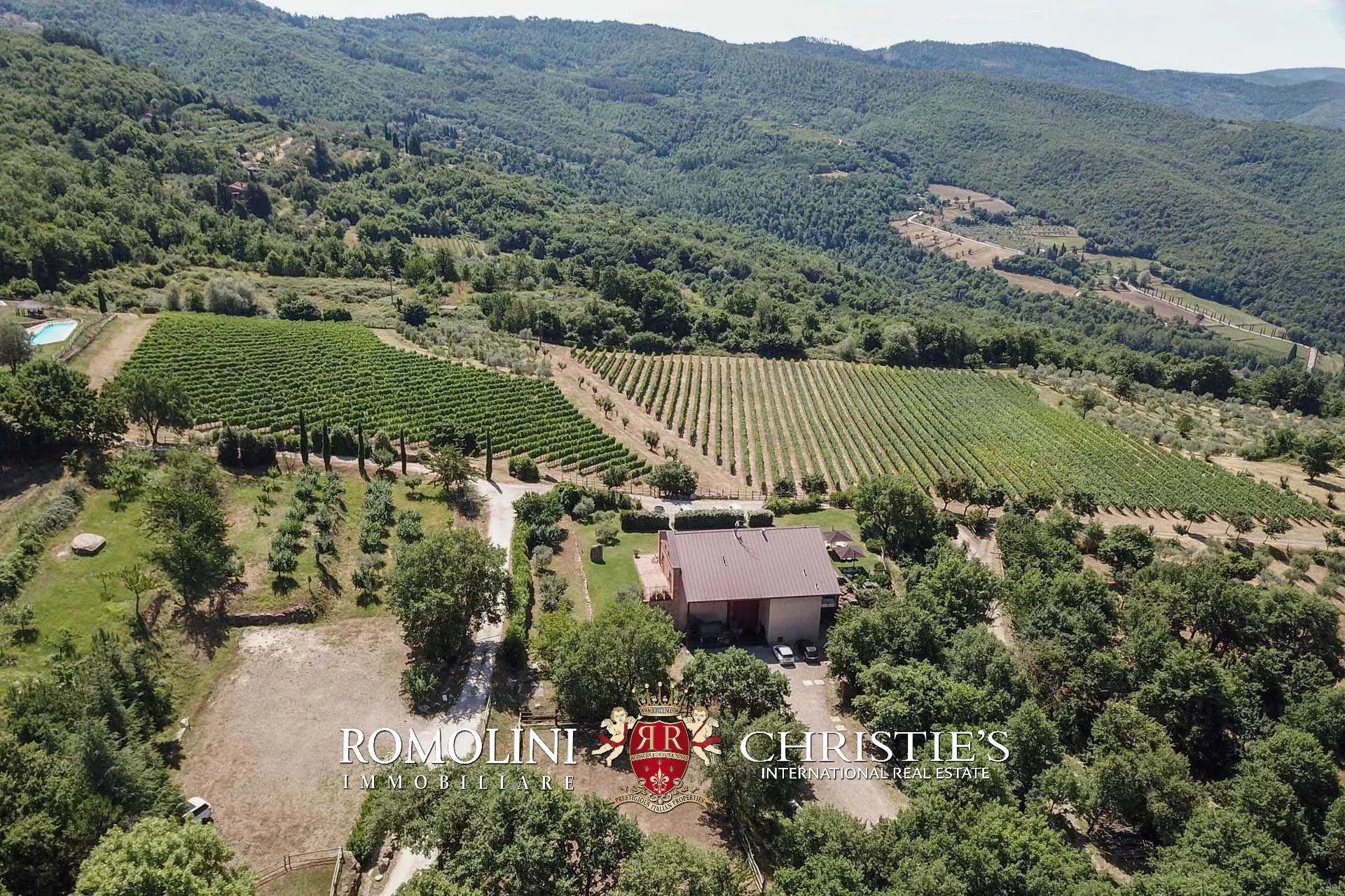 16 Bedroom Vineyard's Image 35