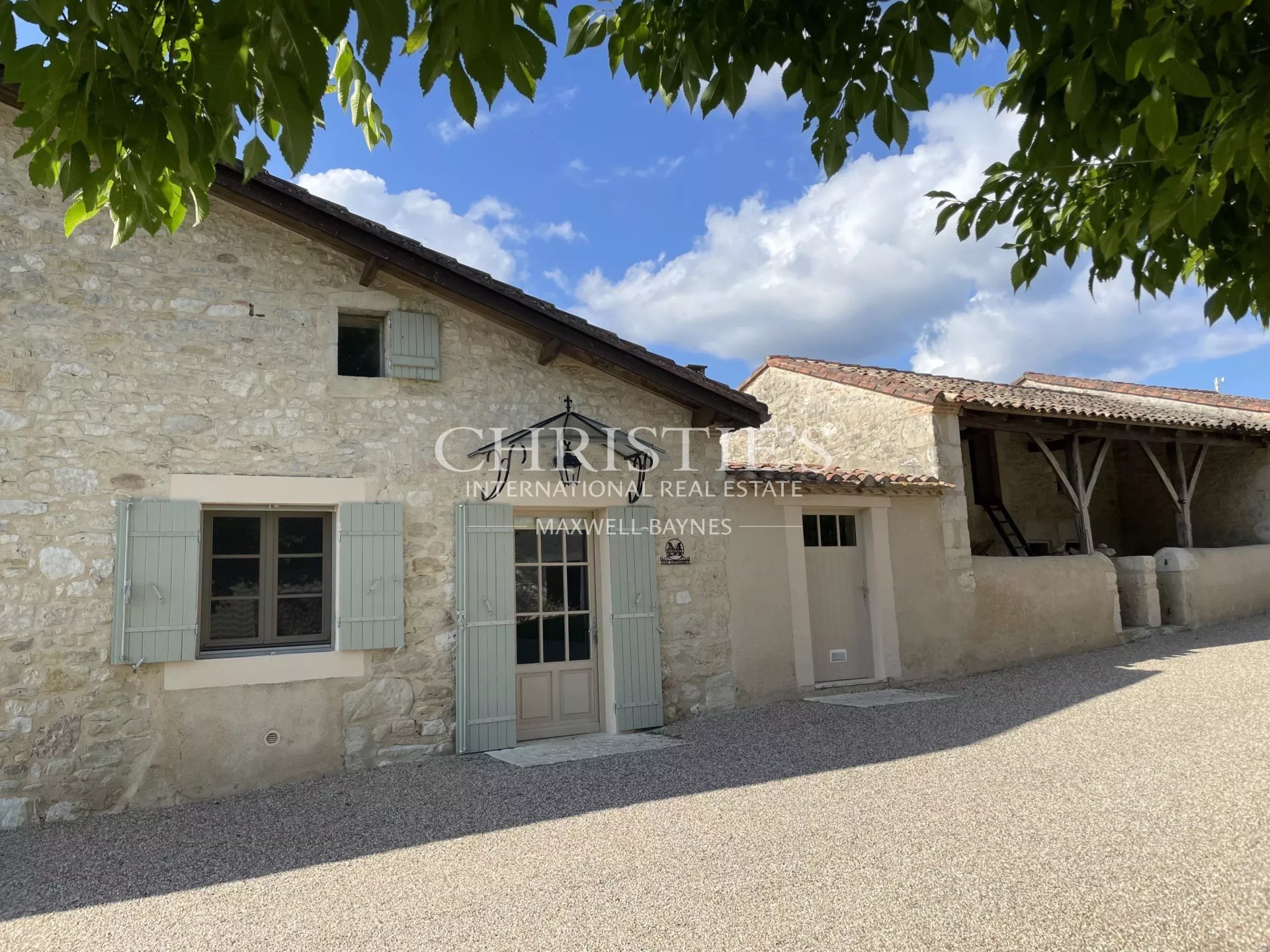 8 Bedroom Vineyard's Image 13