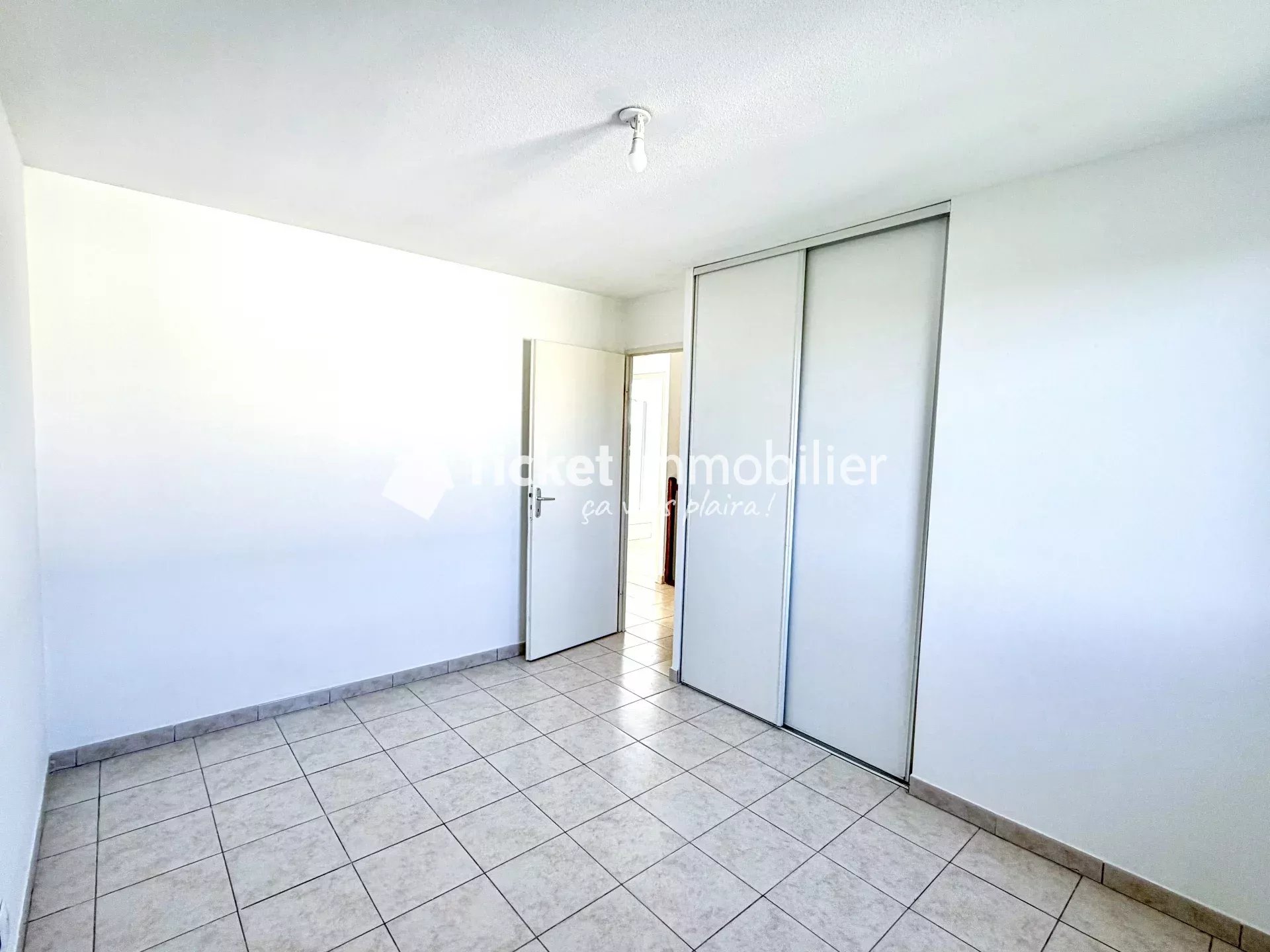 MAISON T4 84m2 AVEC GARAGE, JARDIN, 3 CHAMBRES ETC ... — photo 10