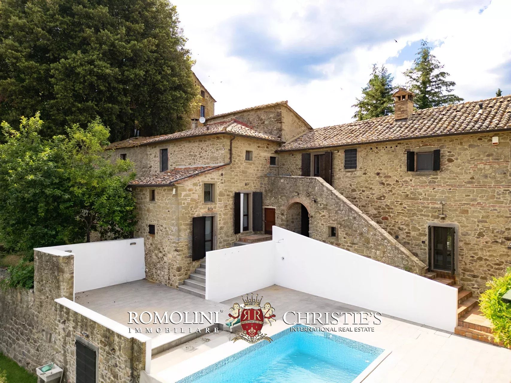 6 Bedroom Villa/Townhouse's Image 4