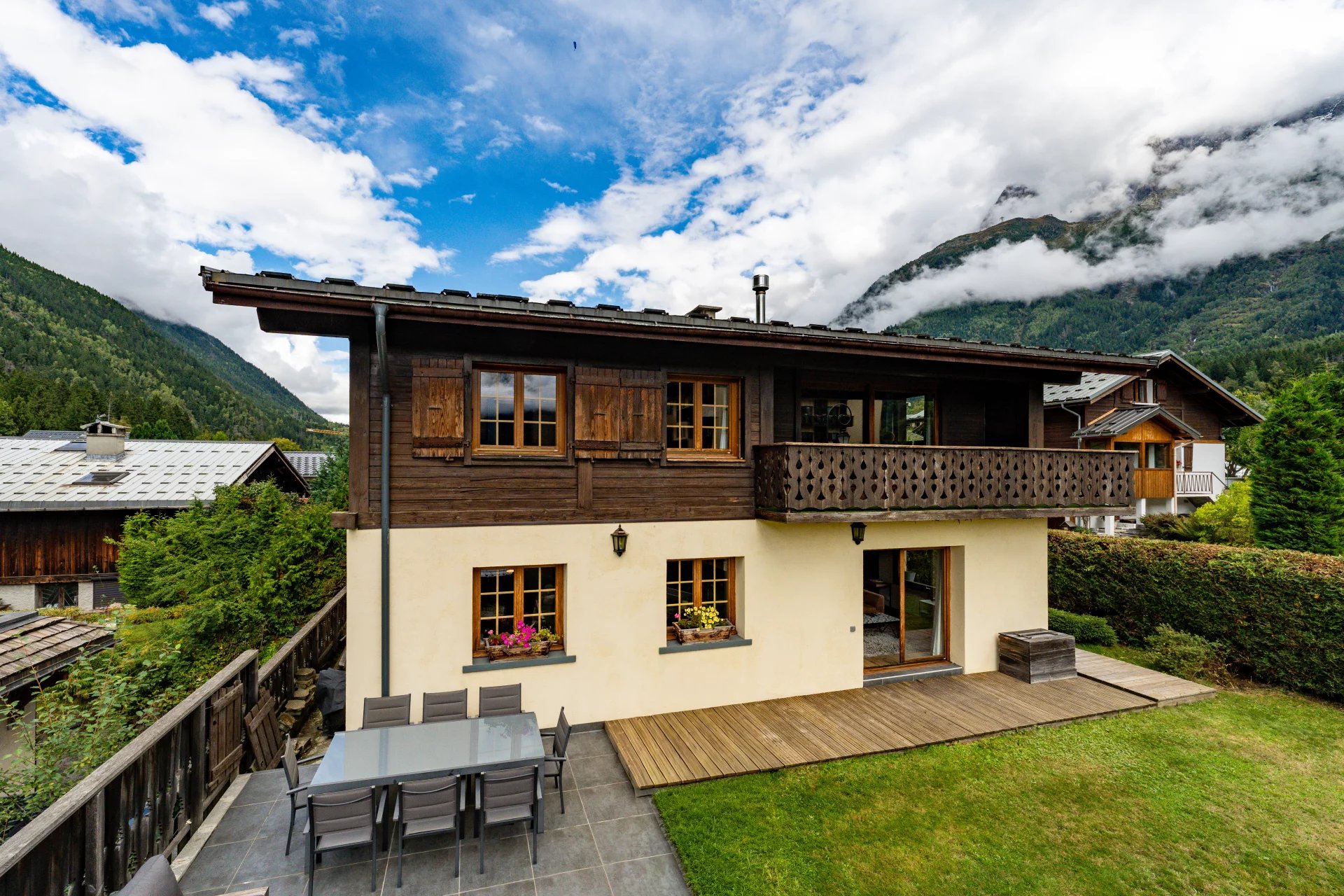 Photo of LES BOSSONS - A large, 4-bedroom chalet with independent apartment in les Bossons, Chamonix