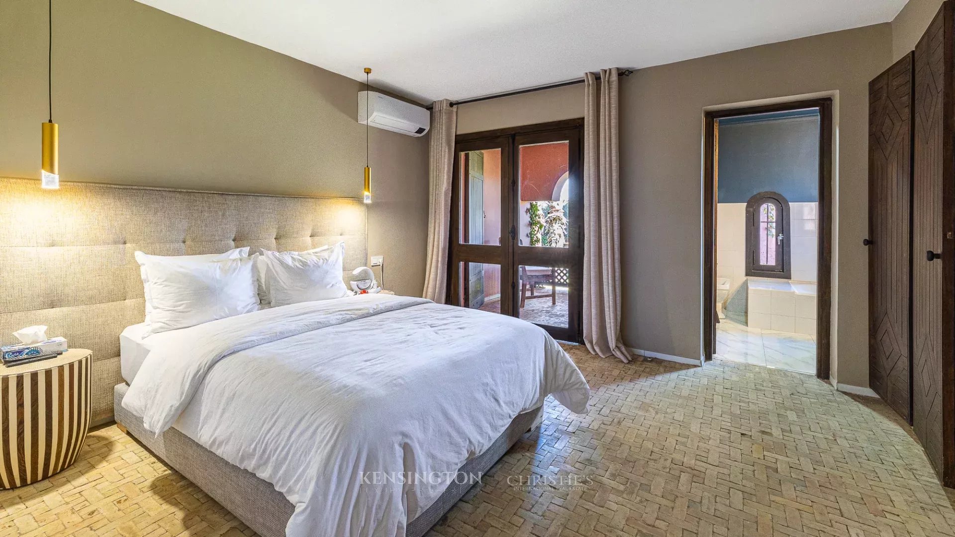 5 Bedroom Villa/Townhouse's Image 23