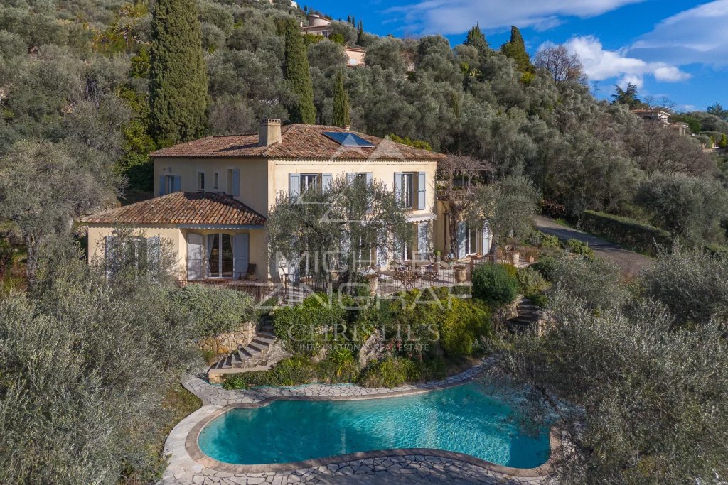 Villa for sale in Cabris — Elegant villa in a dominant position with sea views and olive grove