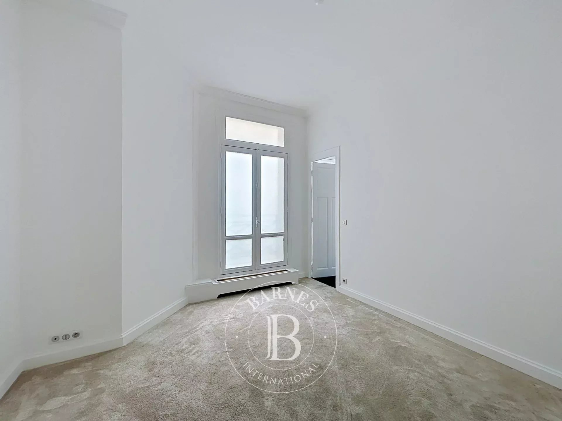 Paris  - Apartment 4 Bedrooms - picture 13