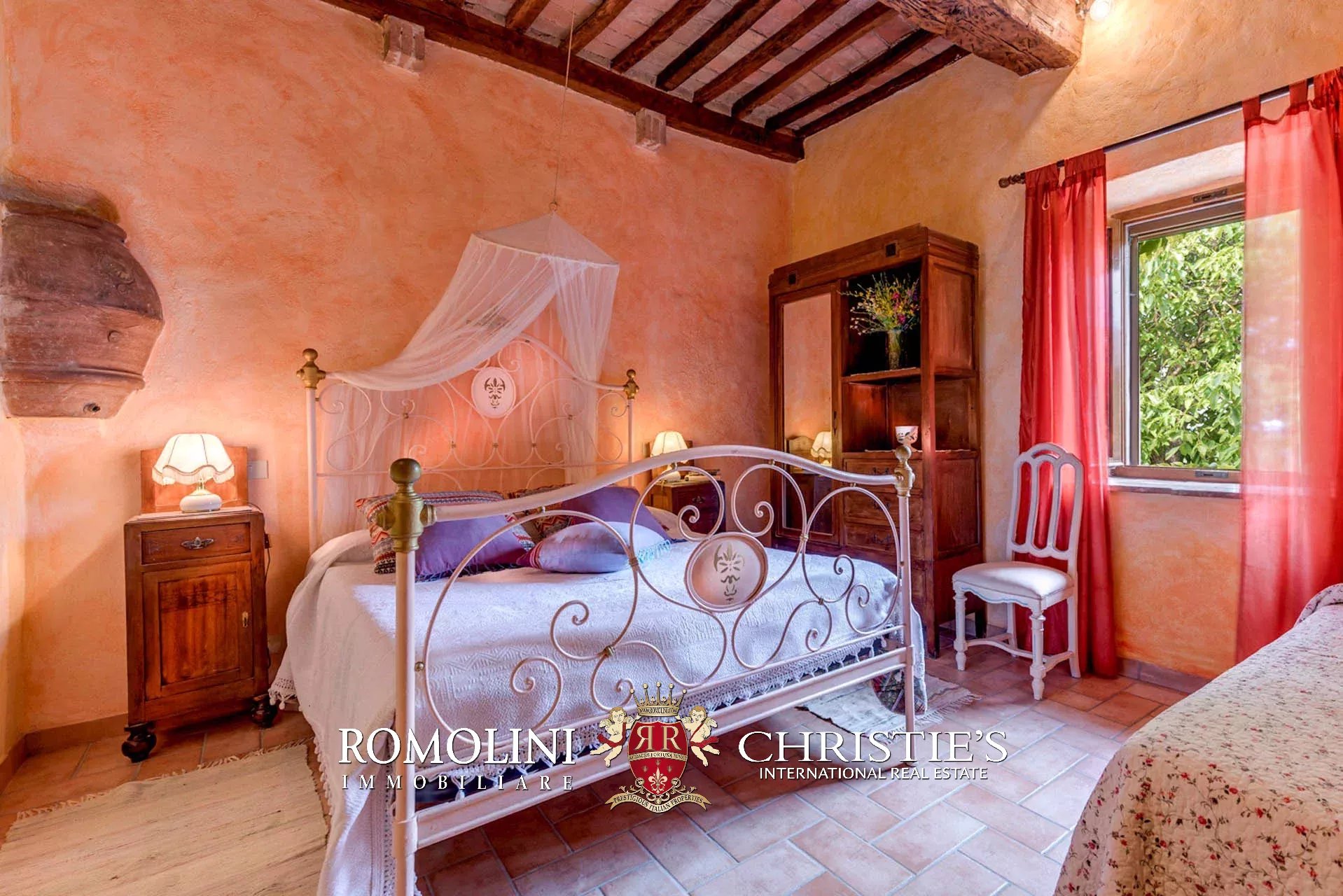 18 Bedroom Villa/Townhouse's Image 37