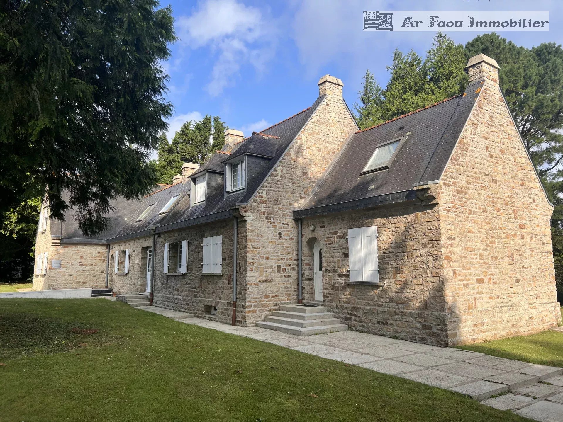 Agence immobilière de 