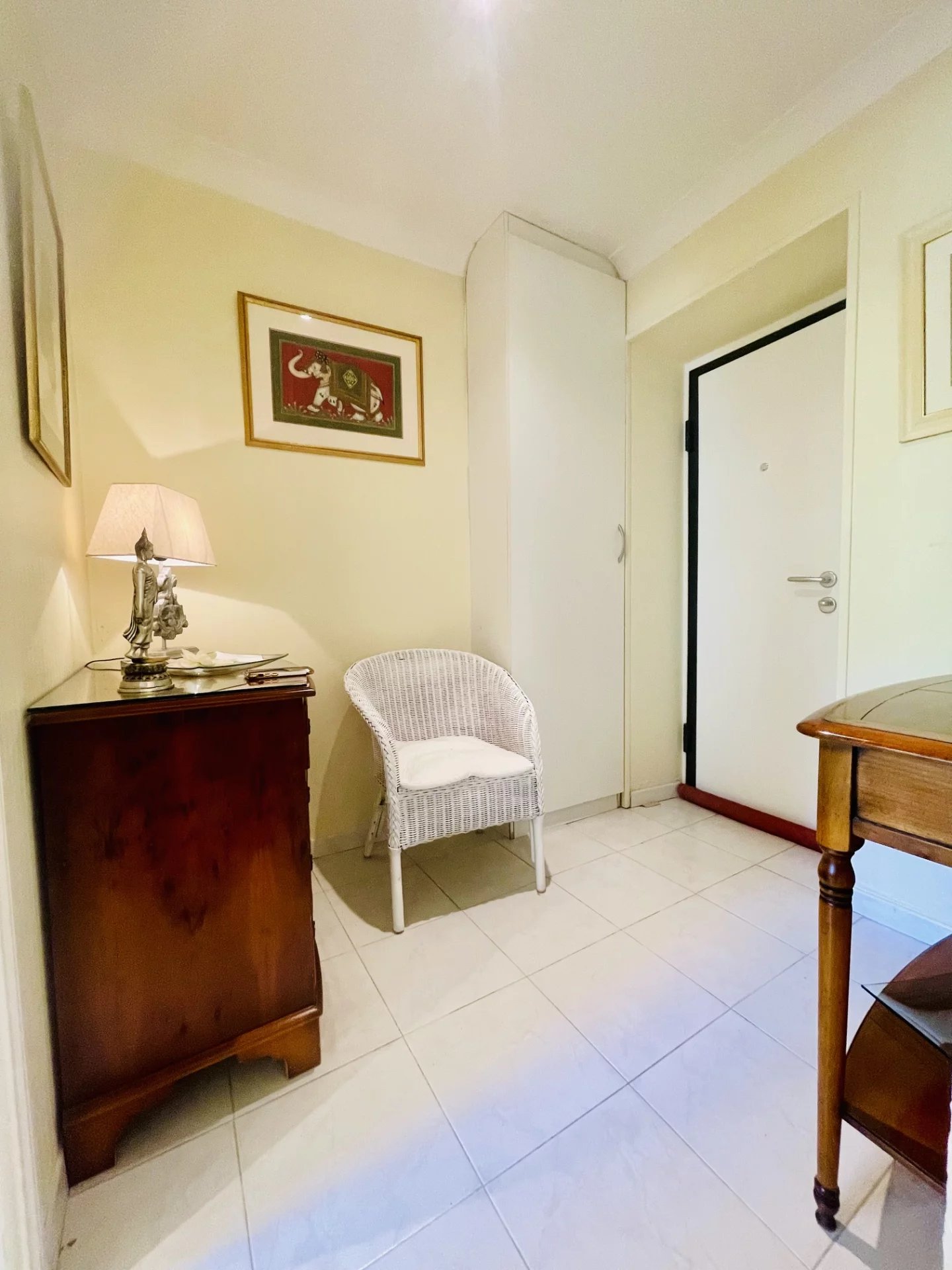 EXCLUSIVITE SUPERBE STUDIO PLEIN CENTRE VILLE