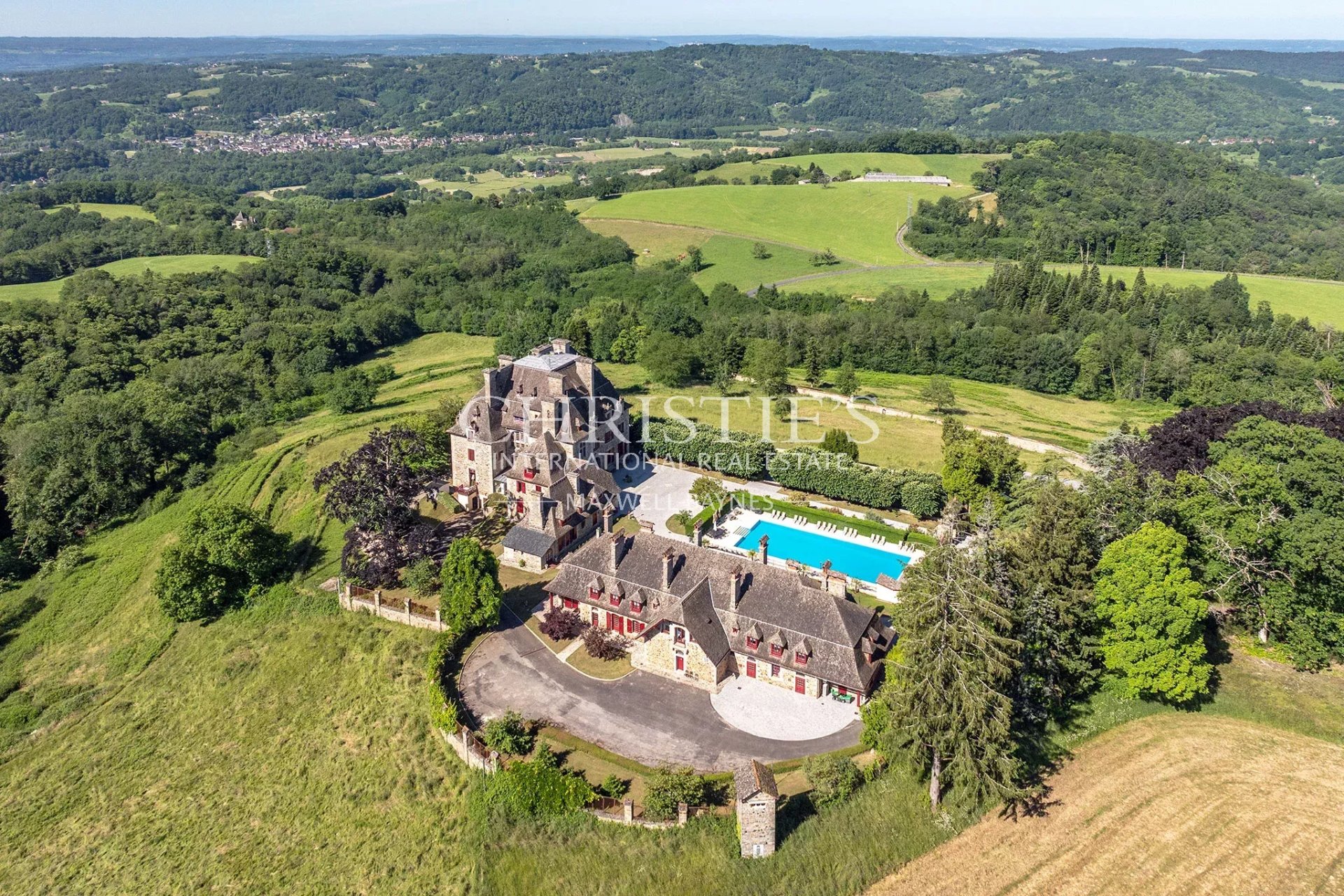 38 Bedroom Chateau's Image 132