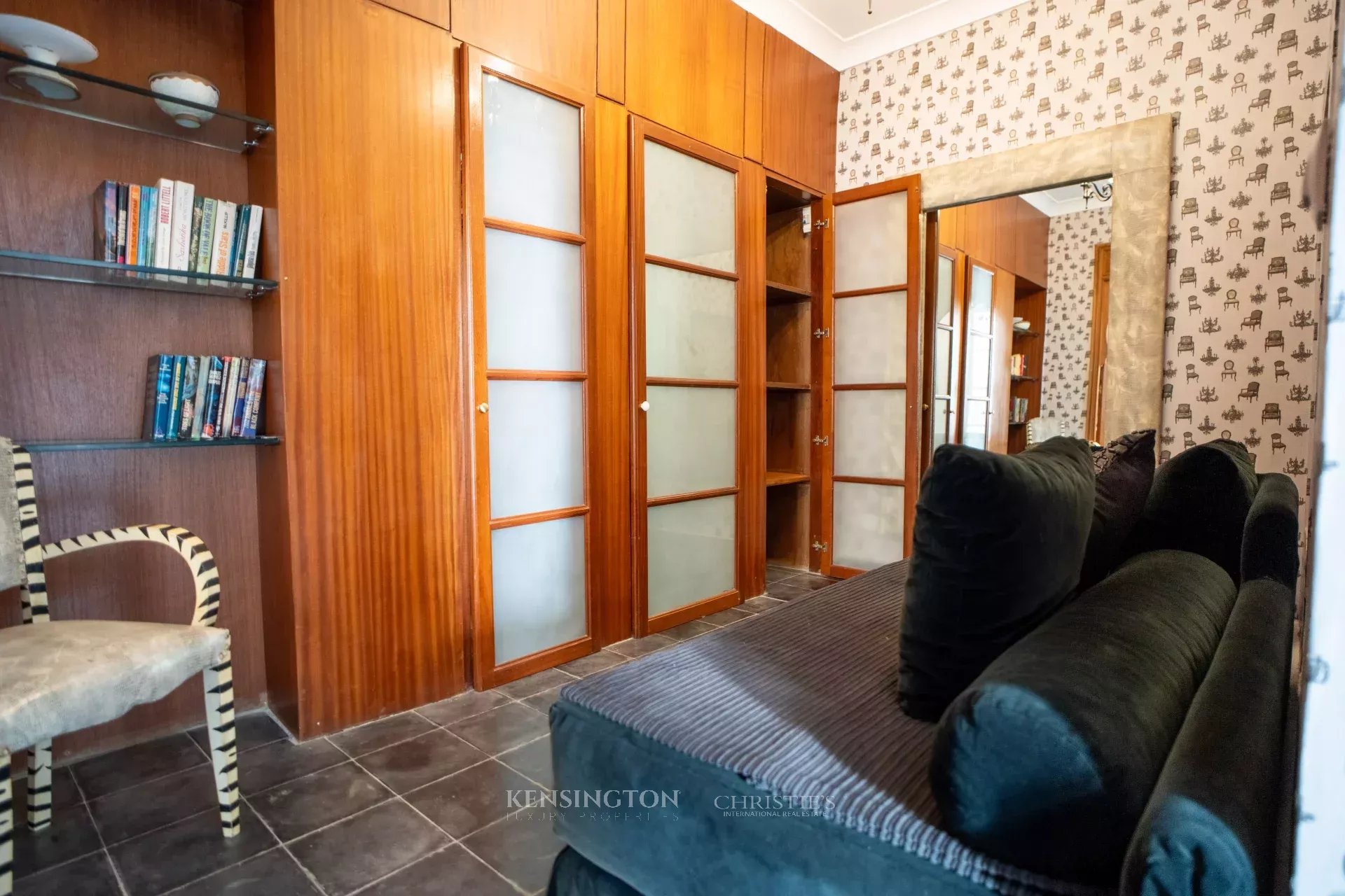 6 Bedroom Villa/Townhouse's Image 14