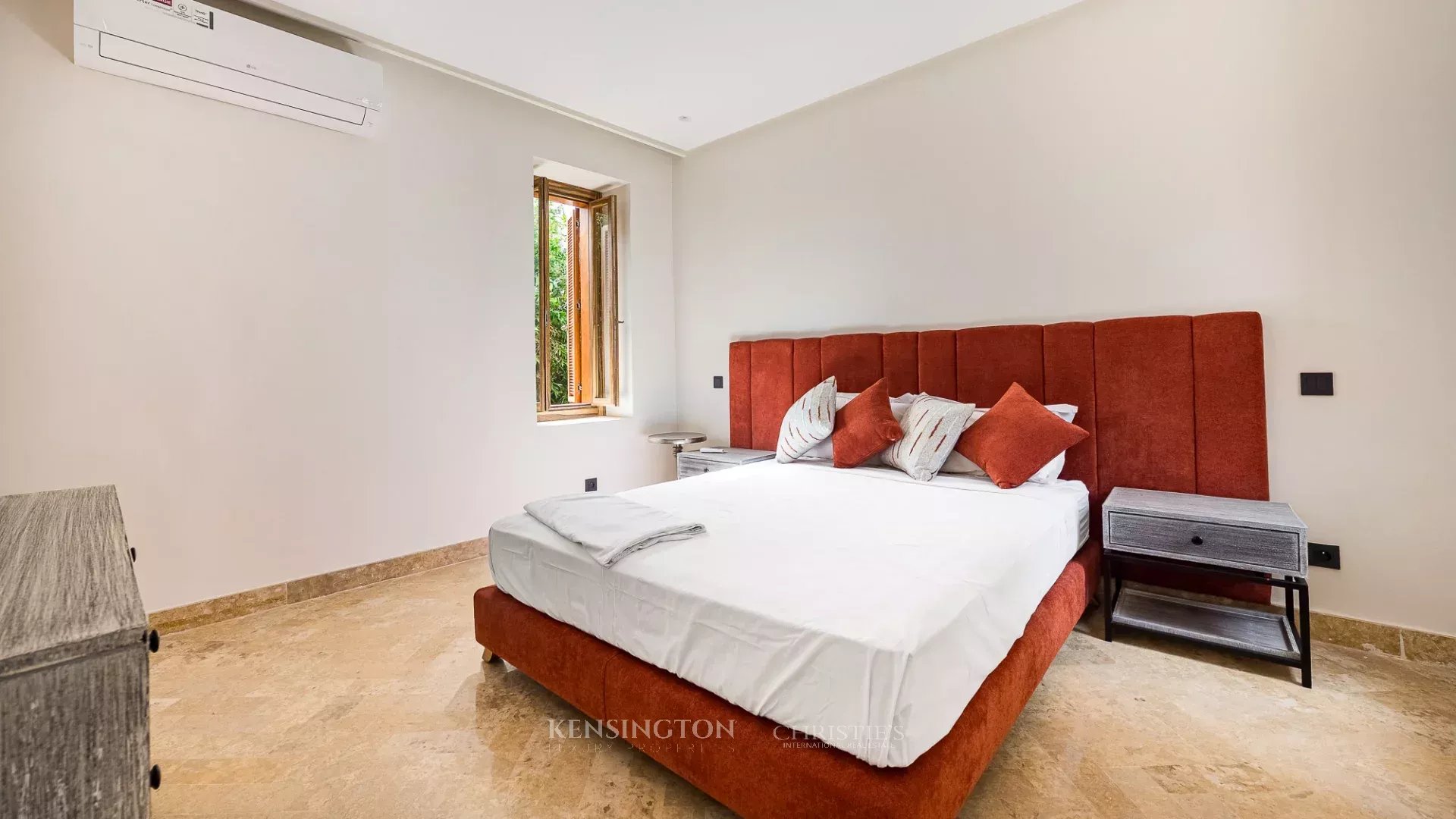 6 Bedroom Villa/Townhouse's Image 31