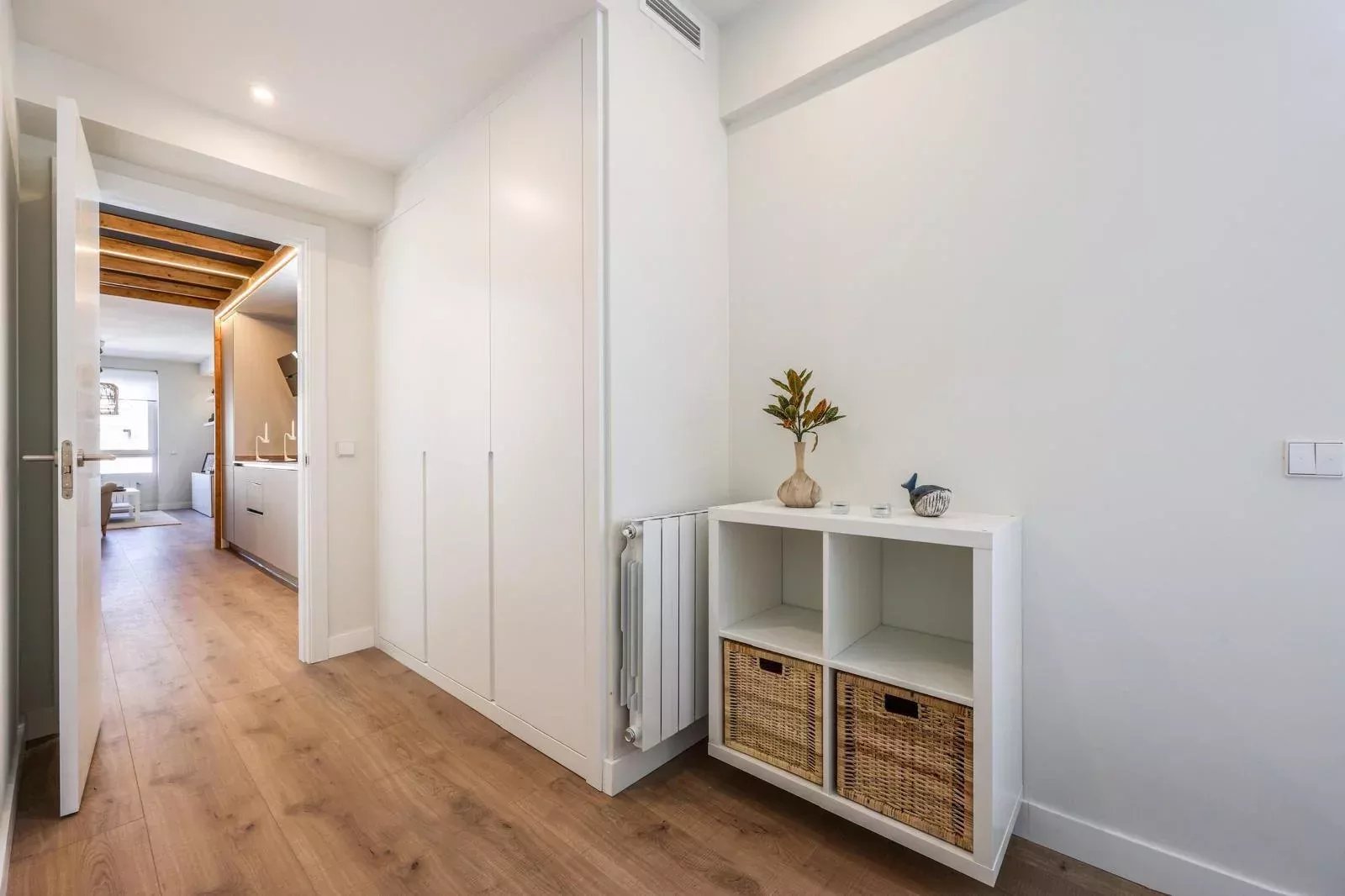 Modern and Bright Apartment on Paseo de la Castellana - picture 30