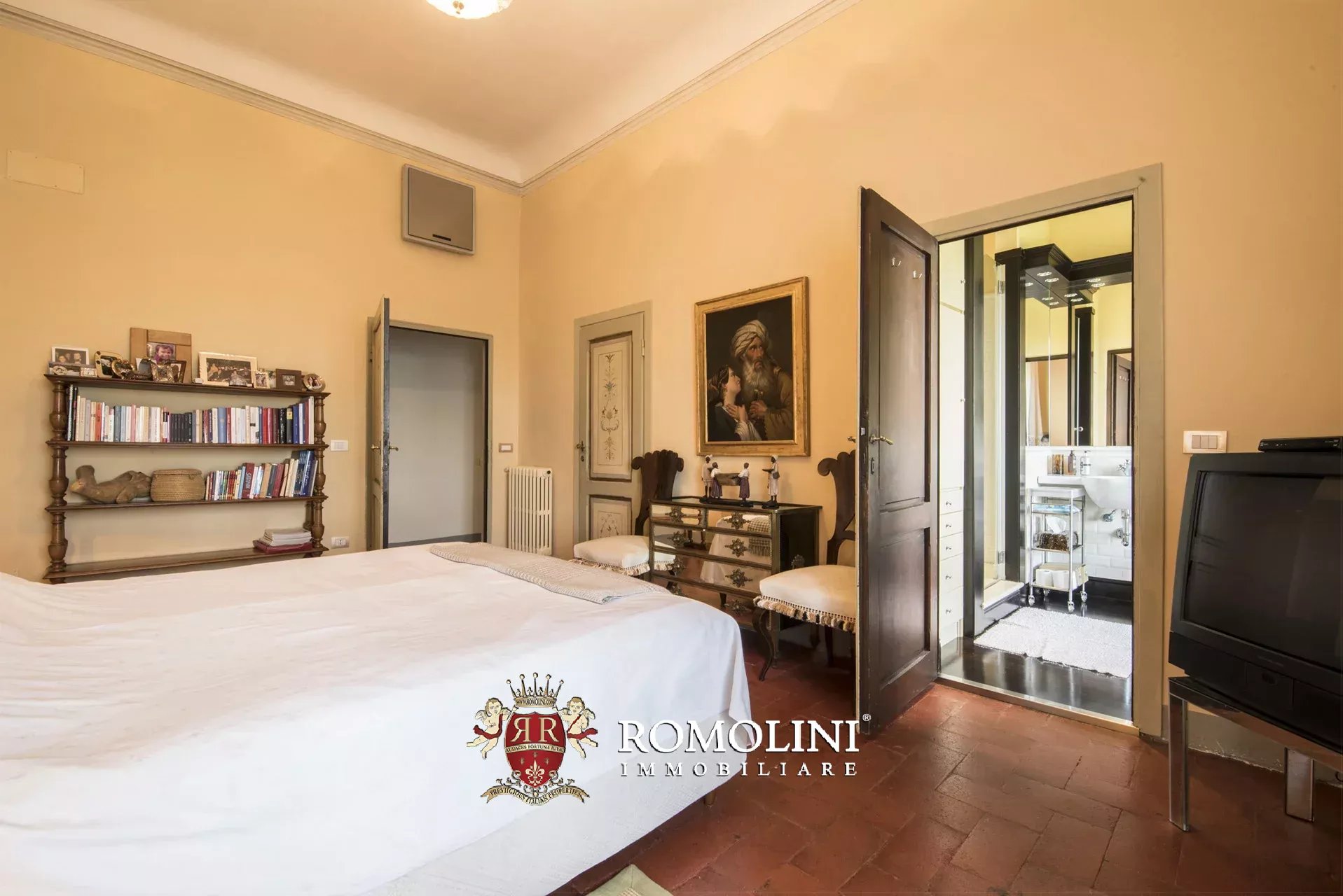 8 Bedroom Villa/Townhouse's Image 42