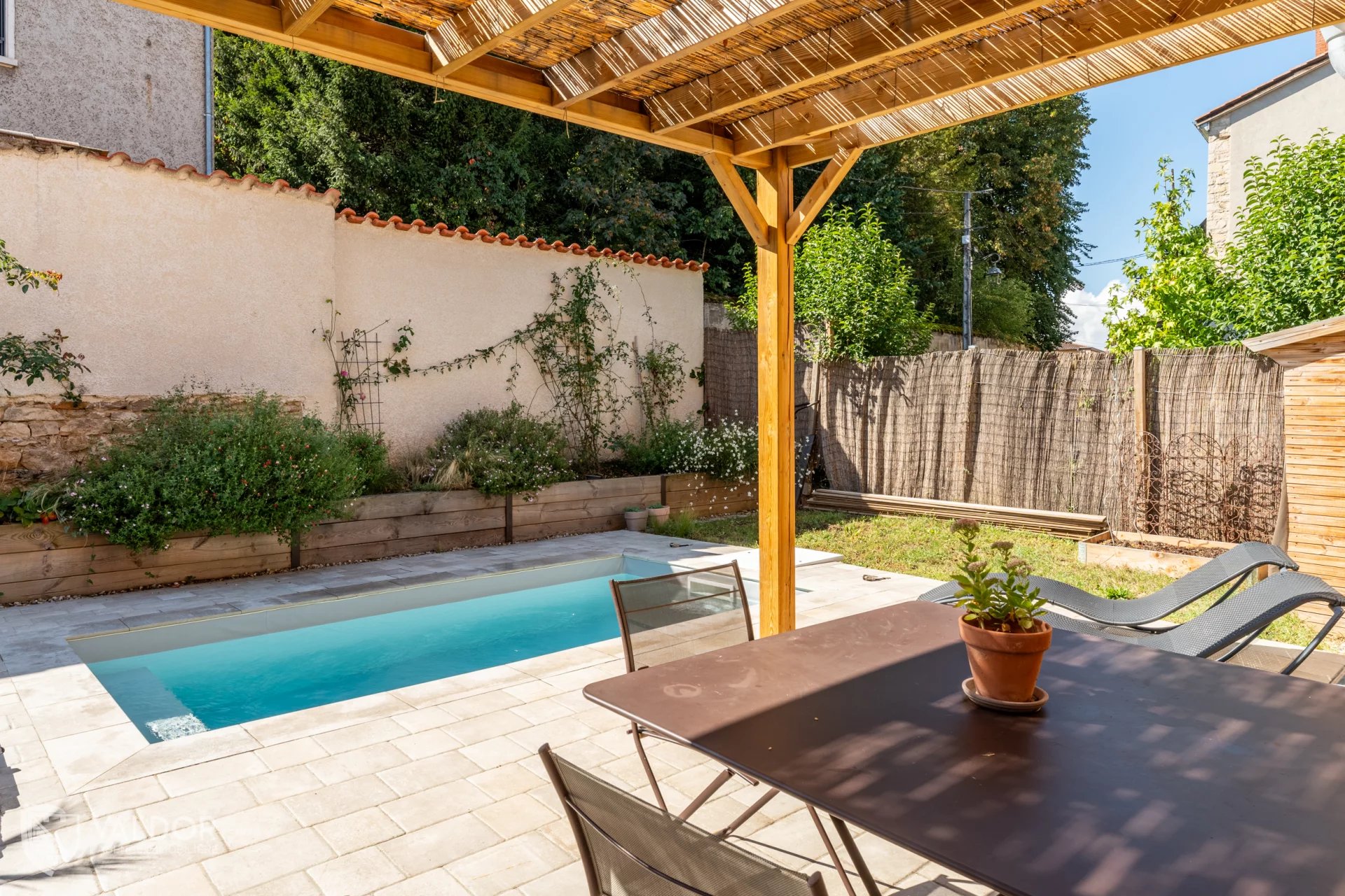 Maison de 120 m² avec piscine à Chasselay