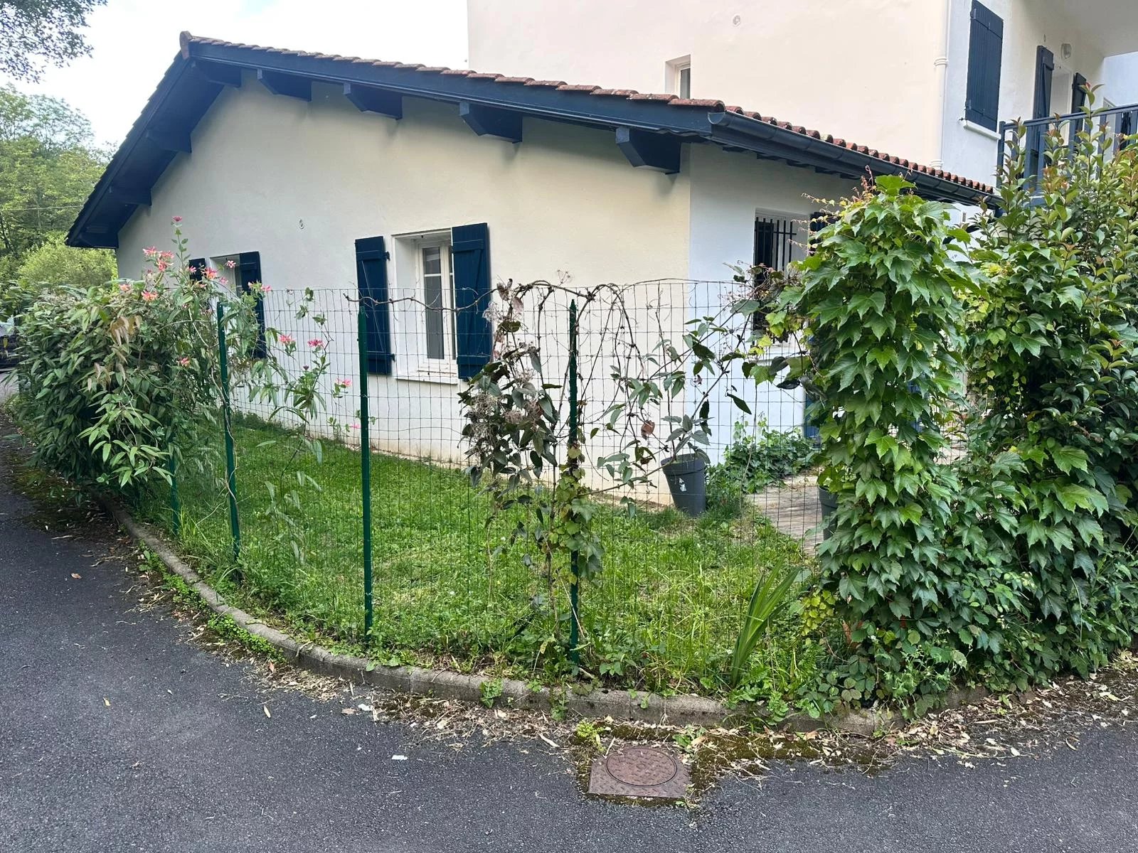 Charmante maison avec jardin, cave et parking – Proche Ibardin