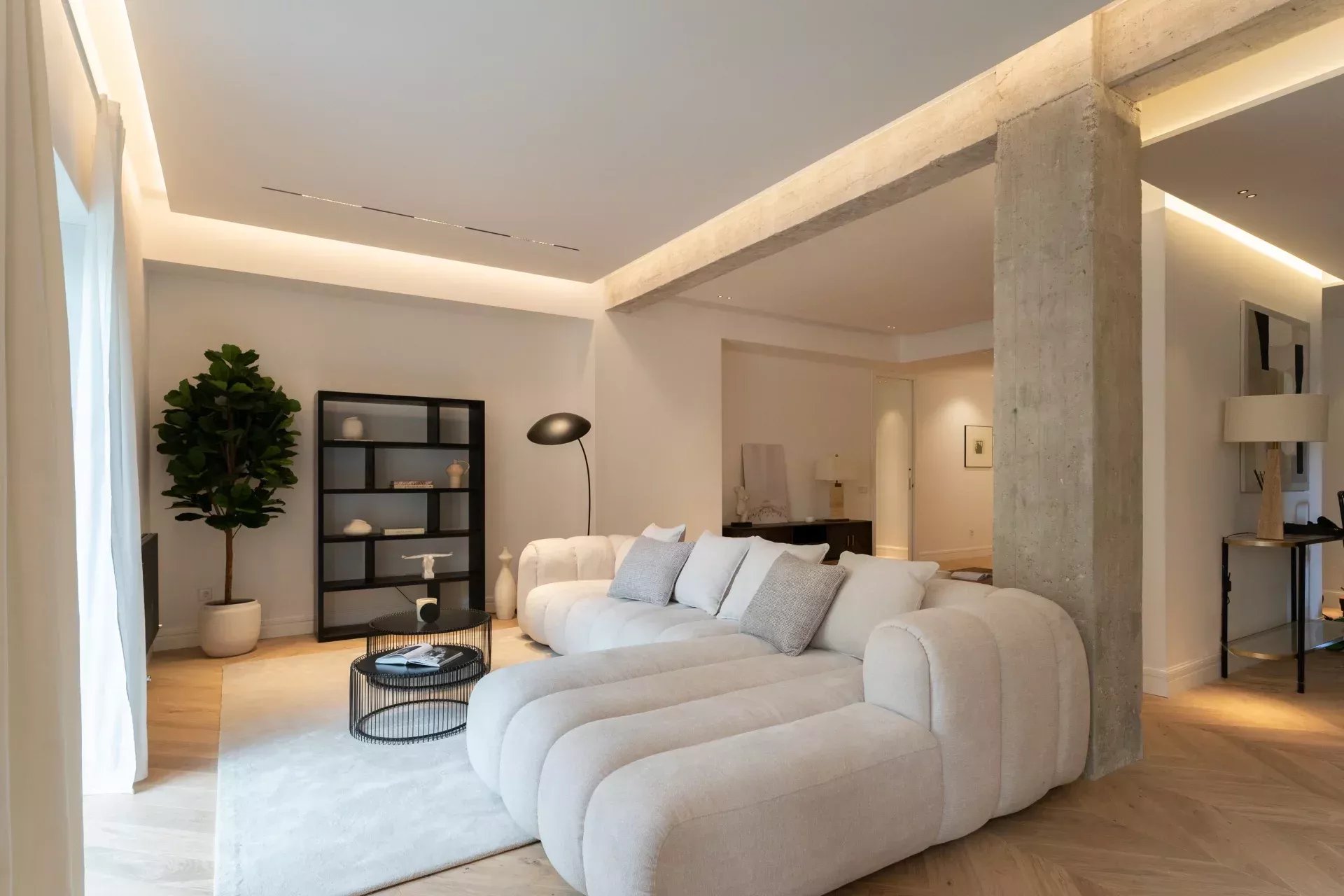 Brand New Exclusive Luxury Property on the Golden Mile - picture 17