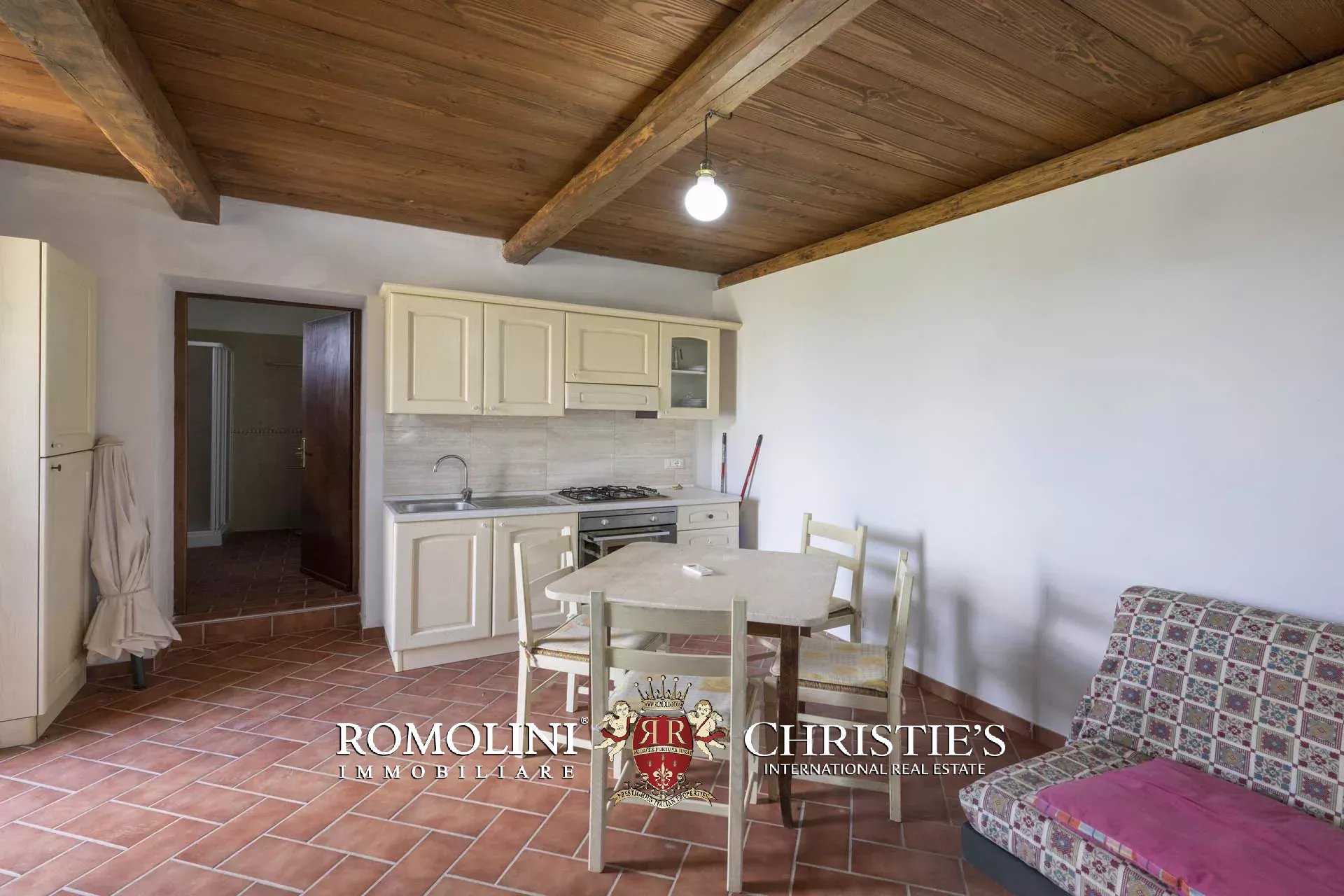 34 Bedroom Vineyard's Image 85
