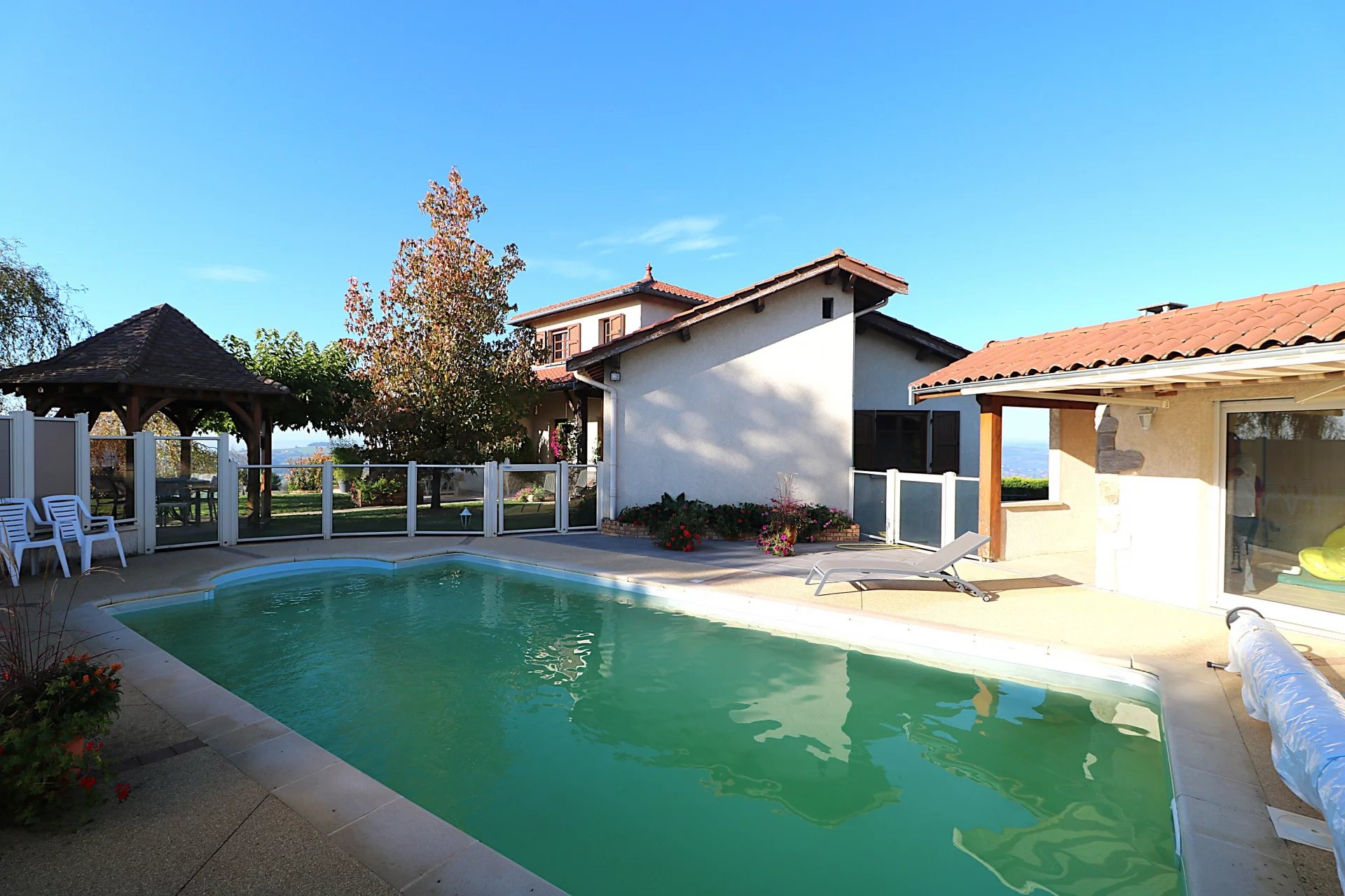 Maison de charme avec piscine sur 1250 m² de terrain