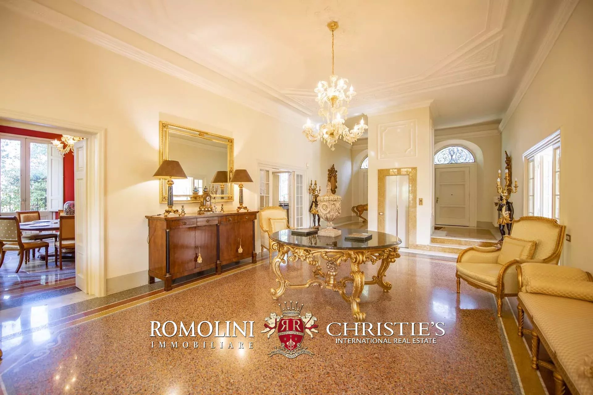 8 Bedroom Villa/Townhouse's Image 15