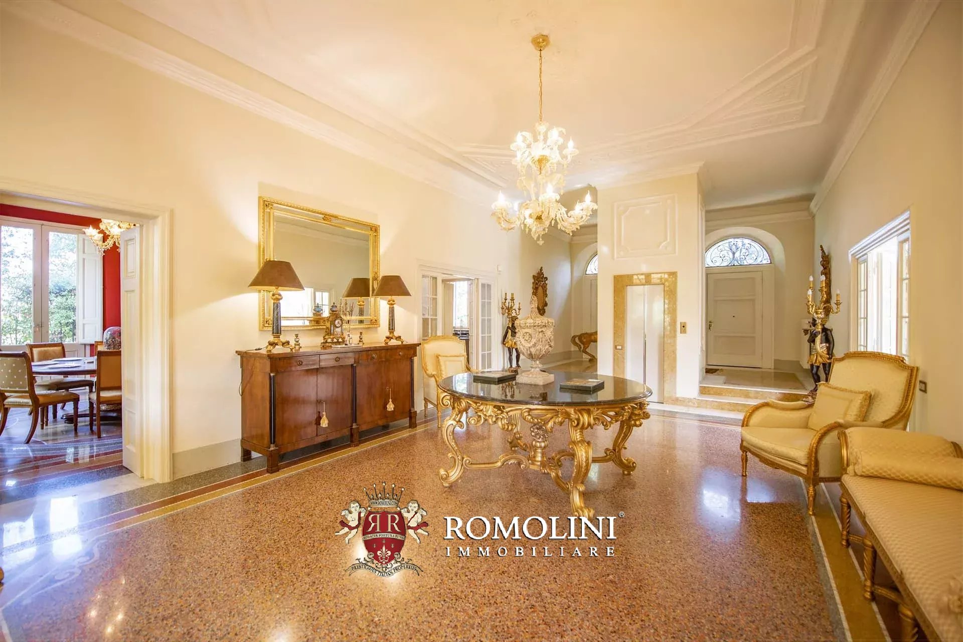 8 Bedroom Villa/Townhouse's Image 15