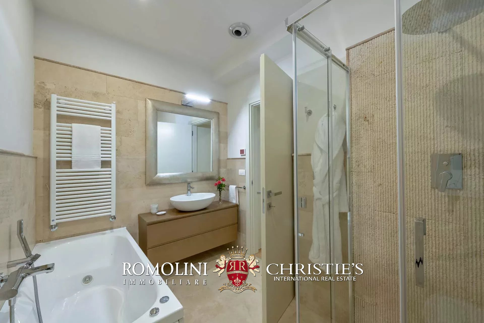 7 Bedroom Villa/Townhouse's Image 94
