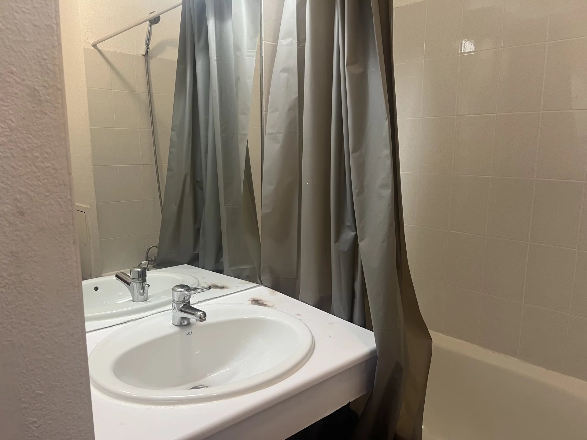 483348 Location Lyon 7ème