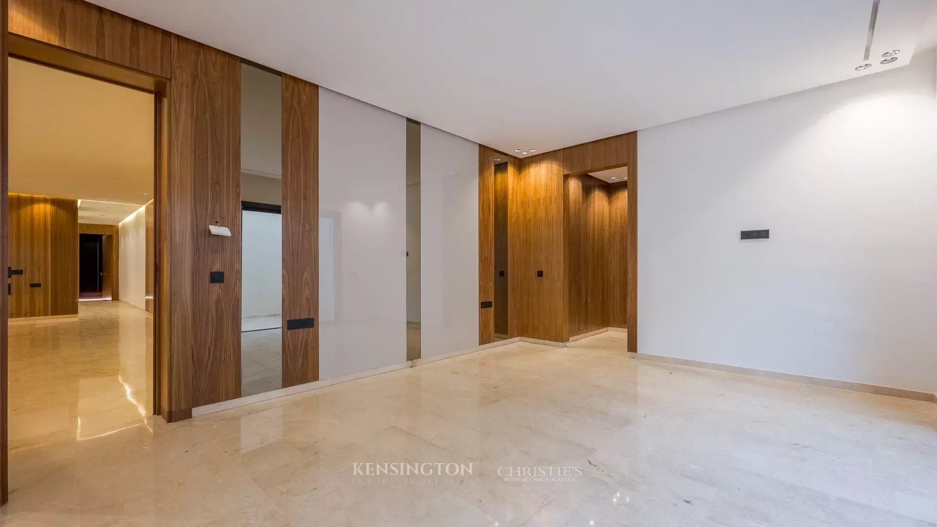5 Bedroom Villa/Townhouse's Image 35